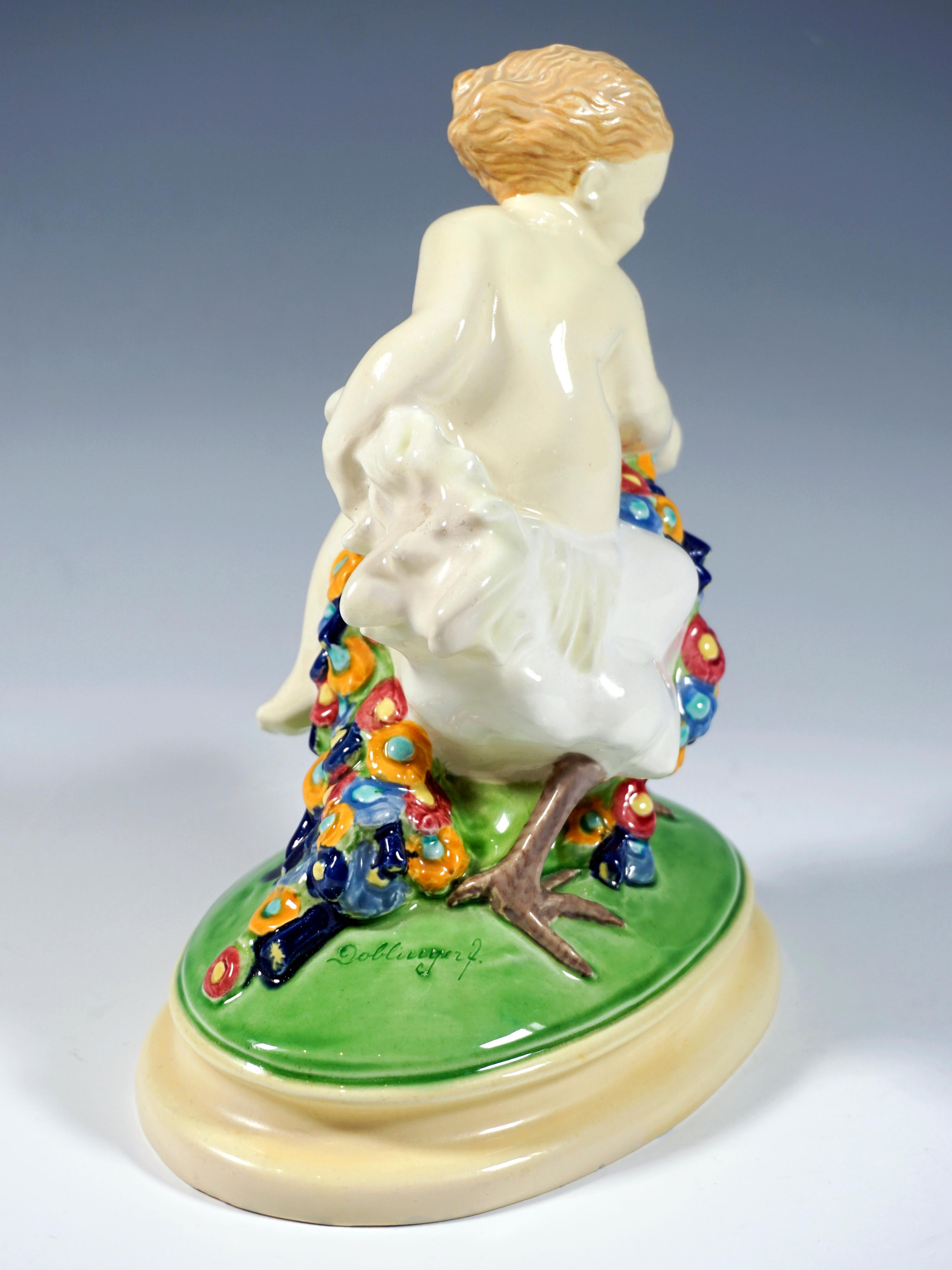 Wiener Jugendstil-Keramik im Wiener Jugendstil, Figur einer Putte, die auf einem Hahn reitet, von Doblinger, 1910 (Art nouveau) im Angebot