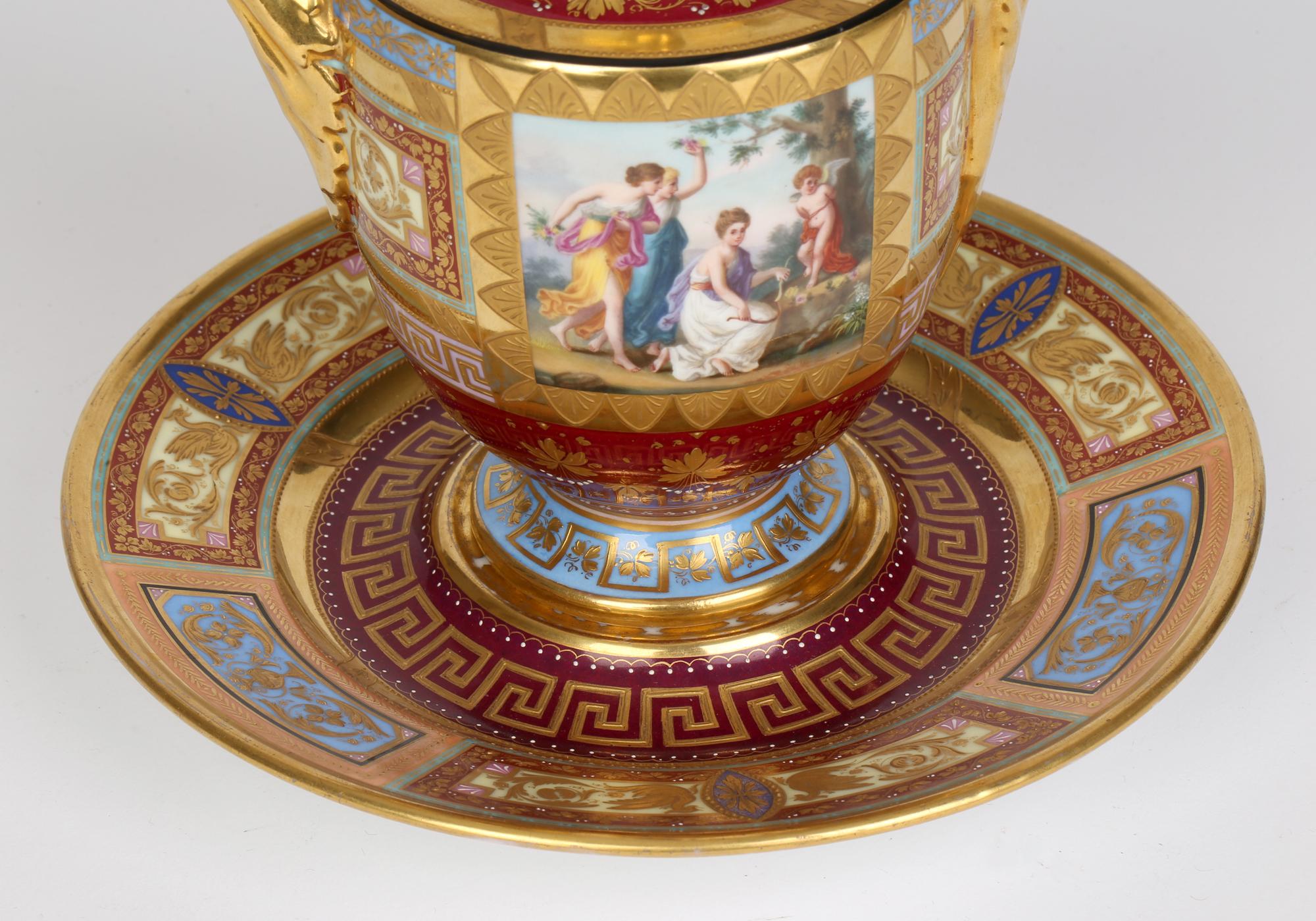 XIXe siècle Pot à chocolat et support en porcelaine peints à la main de Vienne (Autriche) en vente