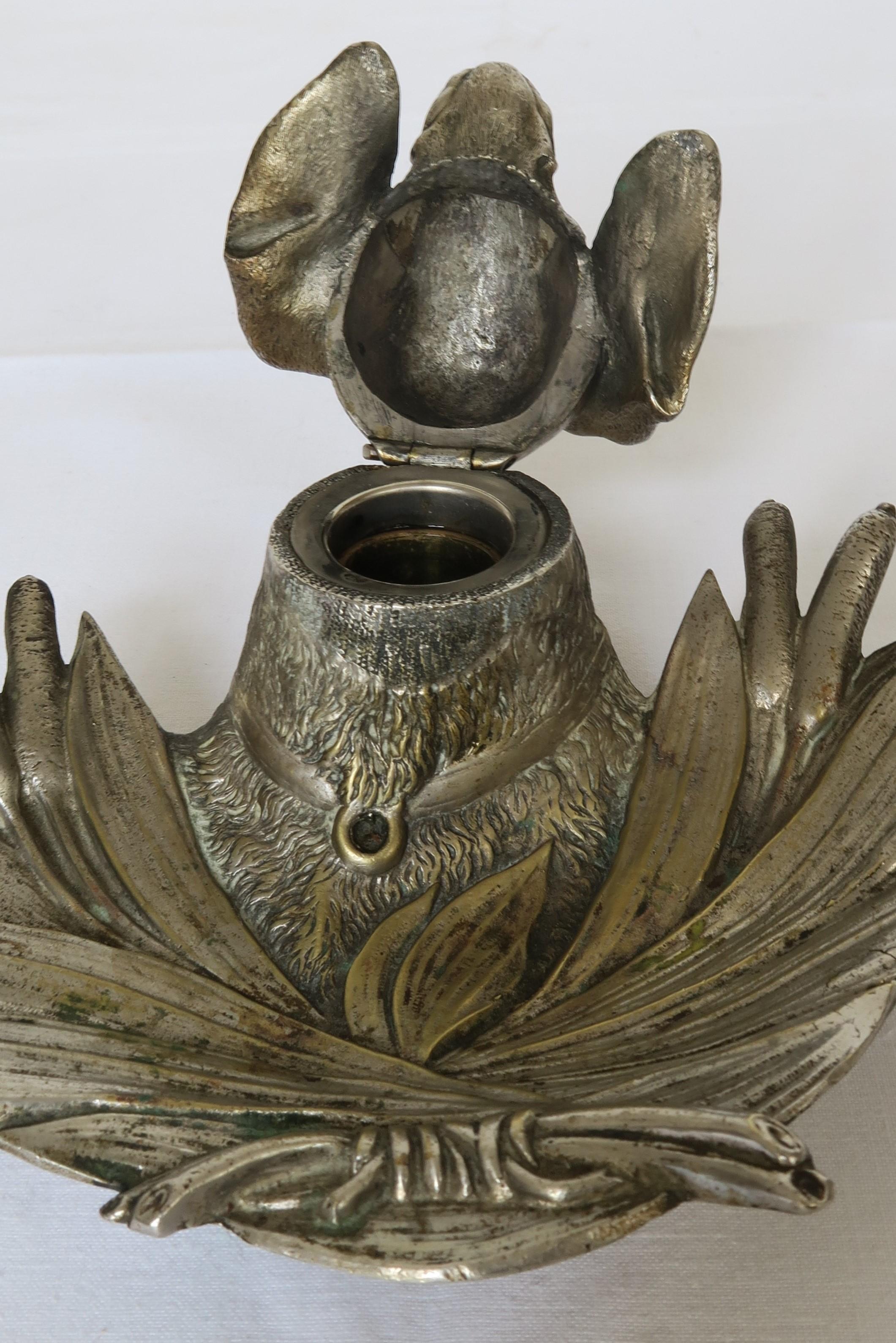 Verchromtes Wiener Bronze-Tintenfass in Form eines Dachshundes (Handgefertigt) im Angebot
