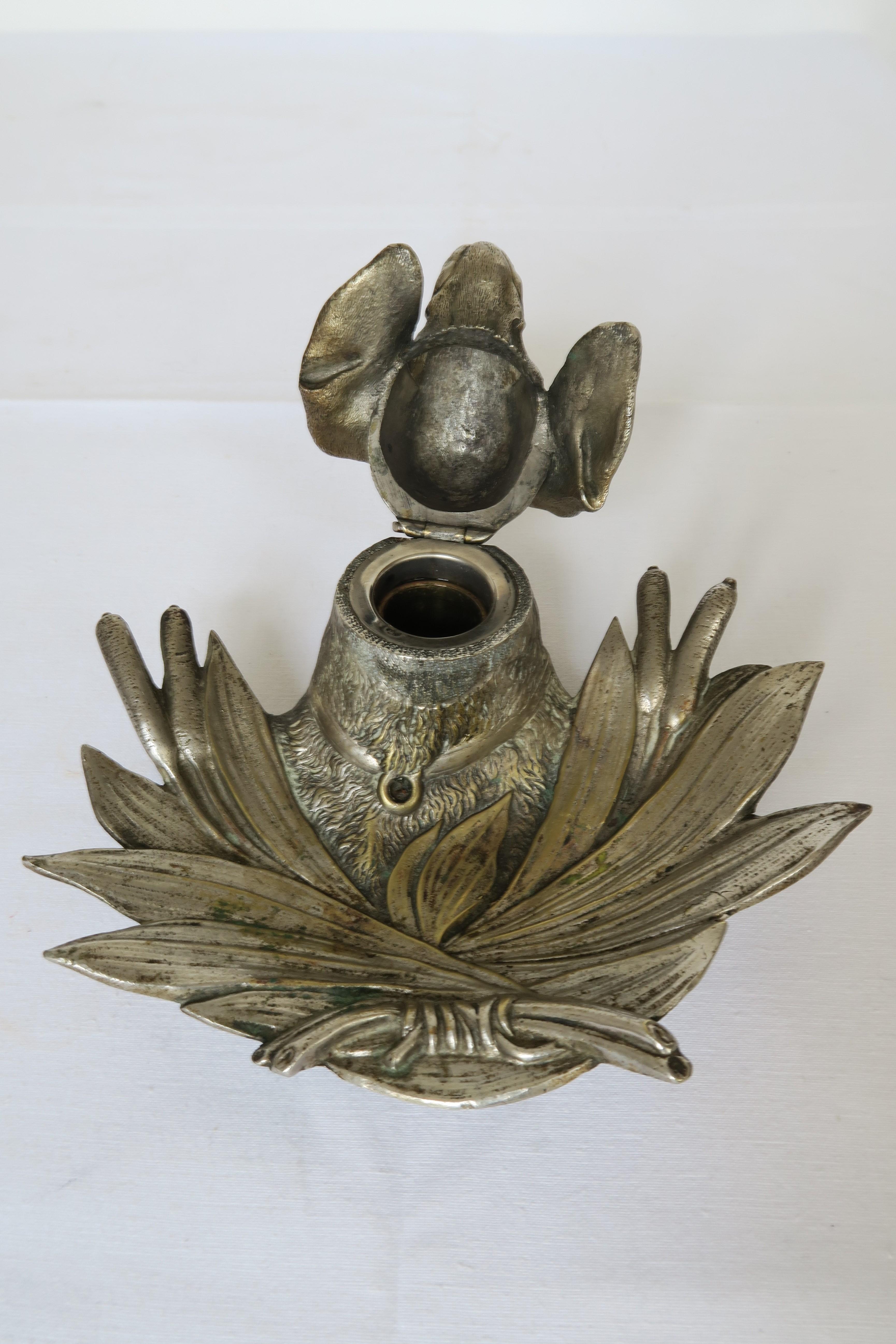 Verchromtes Wiener Bronze-Tintenfass in Form eines Dachshundes im Zustand „Hervorragend“ im Angebot in Vienna, AT
