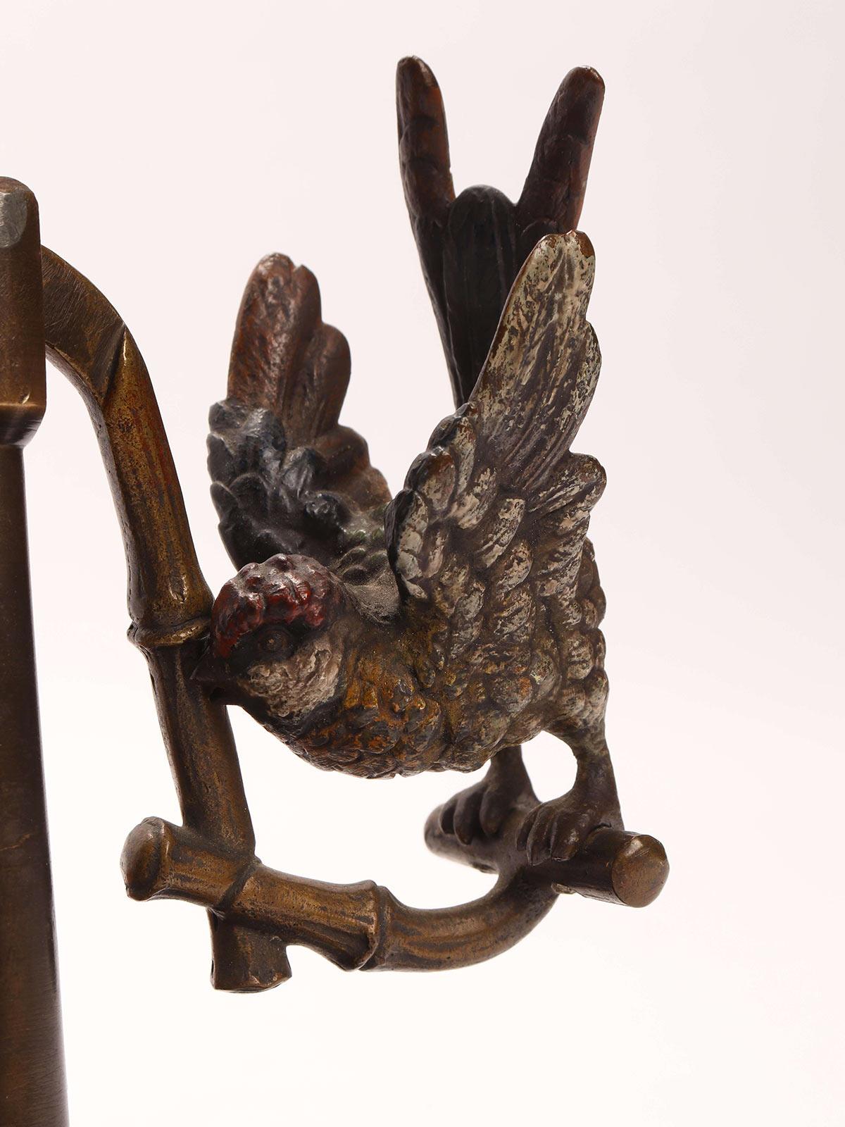 Vienna bronze sculpture depicting a swing with two parrots, Austria 1890.  In Good Condition For Sale In Milan, IT