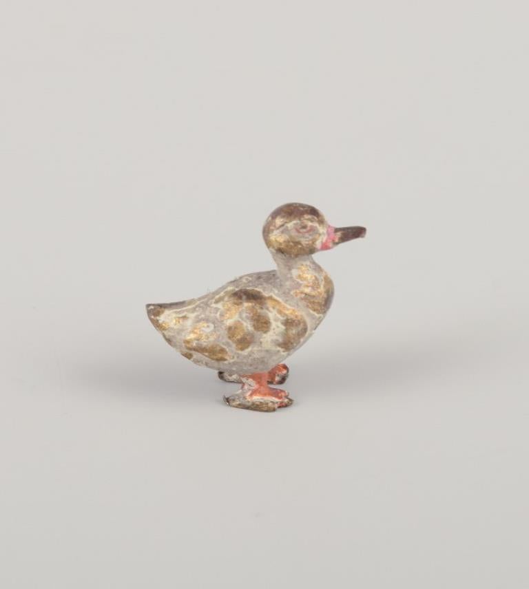 XX secolo Bronzo di Vienna, tre statuette in bronzo di alta qualità. Anatra, pollo e pipistrello. in vendita