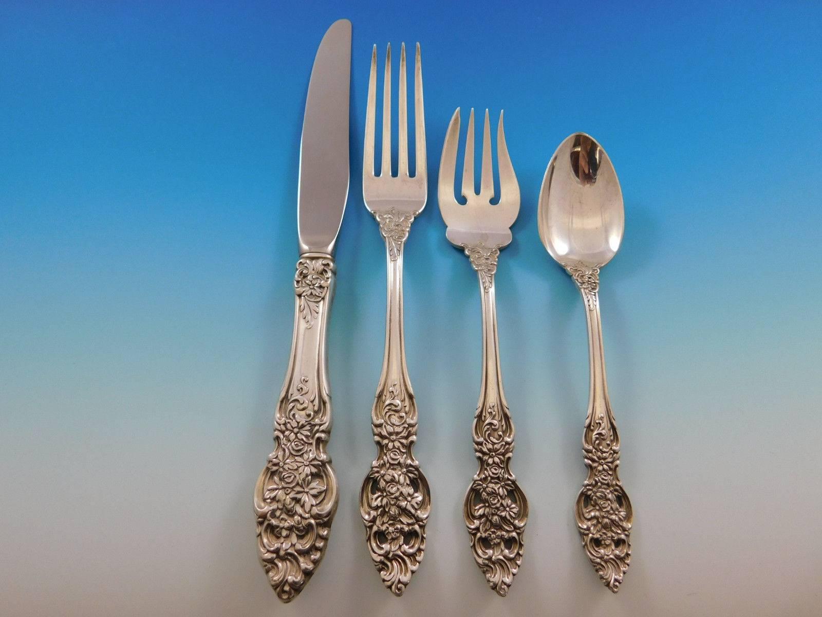Beautiful Vienna by Reed & Barton sterling silver flatware set, 48 pieces. This set includes:

Eight knives, 9 1/8