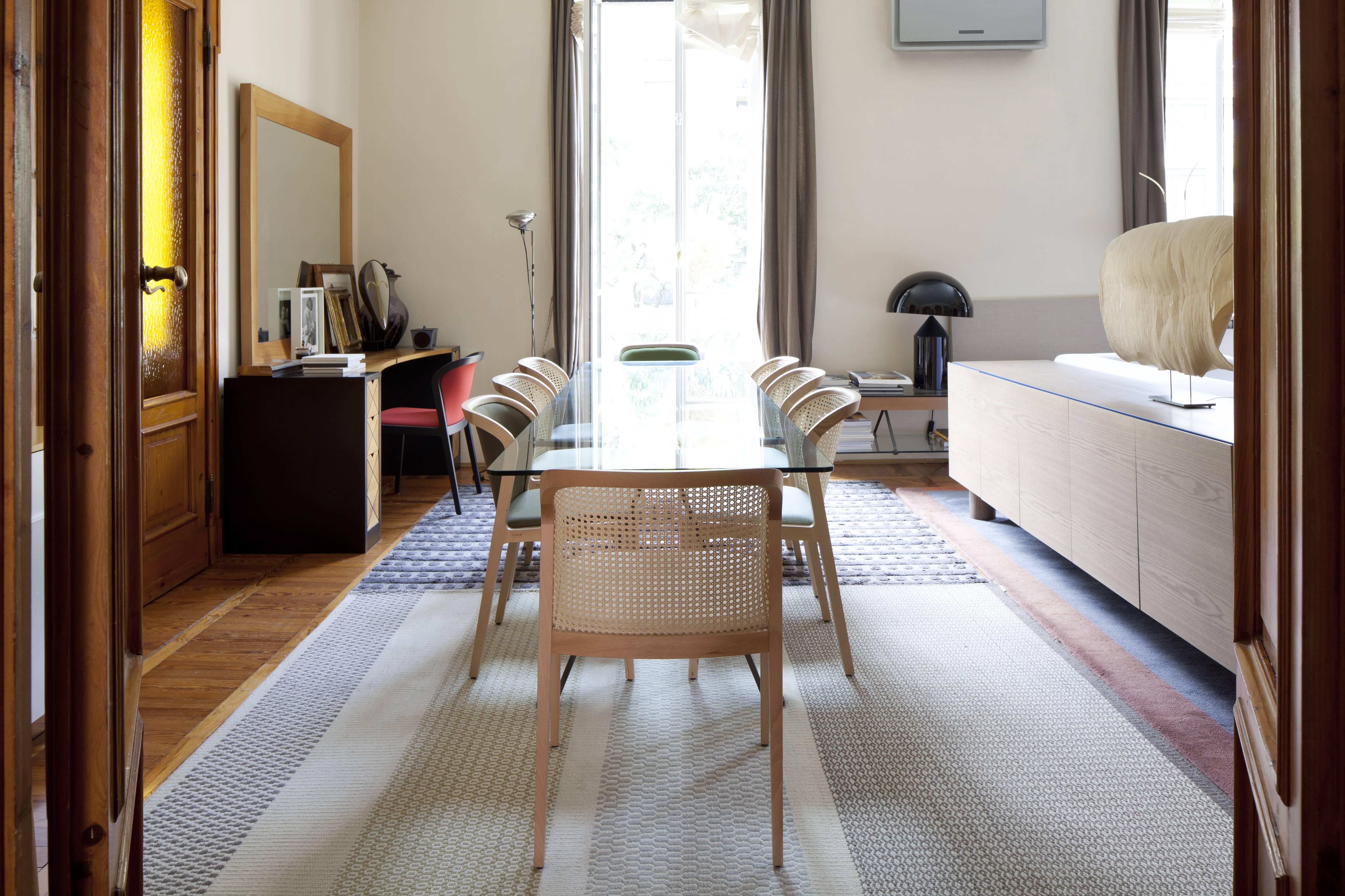 Chaise Vienna de Col, design moderne en bois et paille, assise tapissée azurée en vente 4