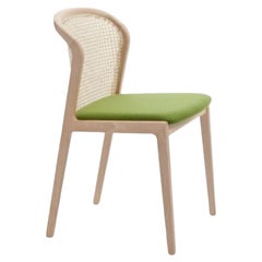 Chaise Vienna, bois de hêtre naturel, vert laine du Nord par Colé Italia