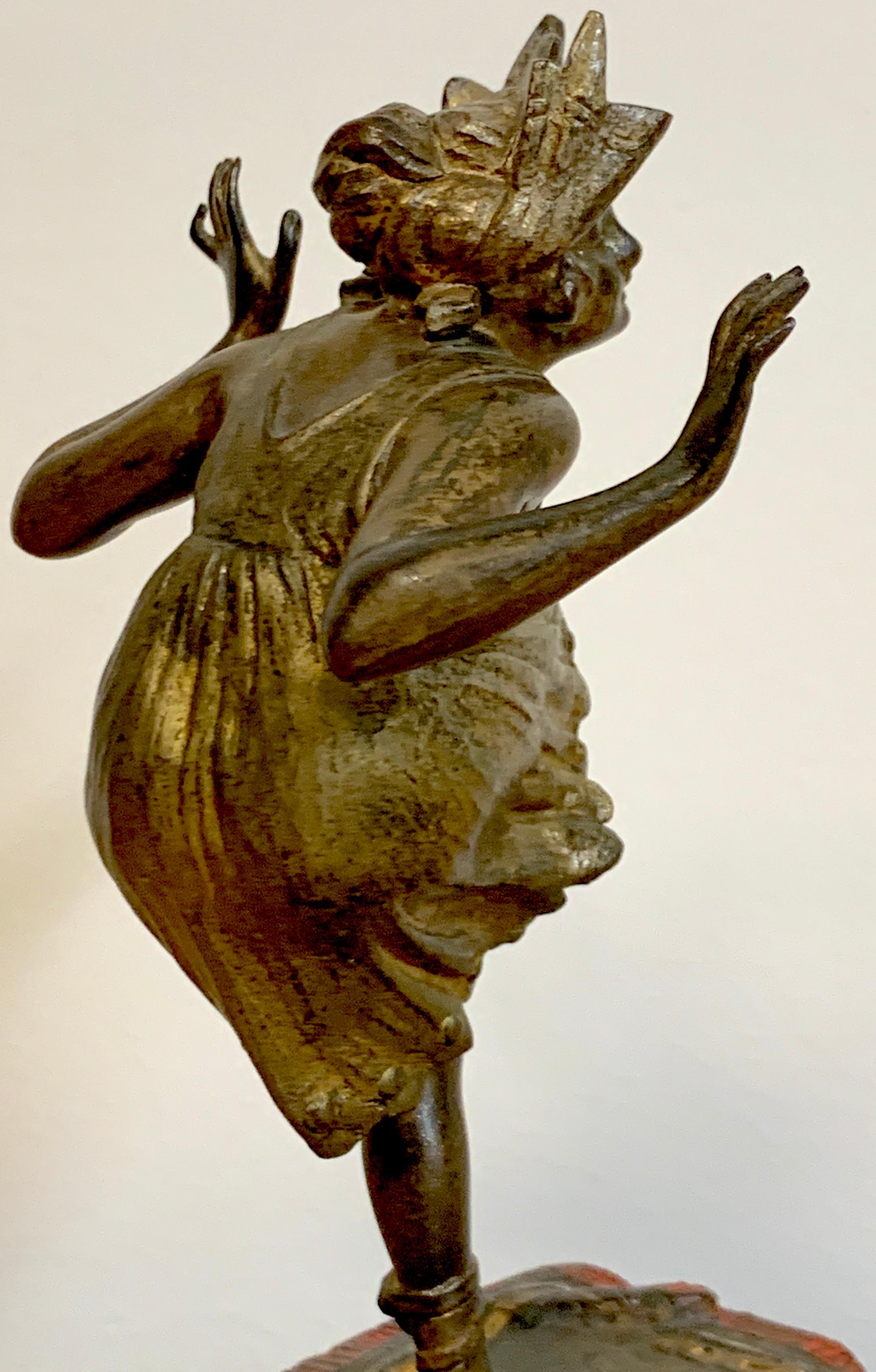 Wiener Kalt bemalter Bronze-Tanzflapper, Bergman zugeschrieben (Frühes 20. Jahrhundert) im Angebot