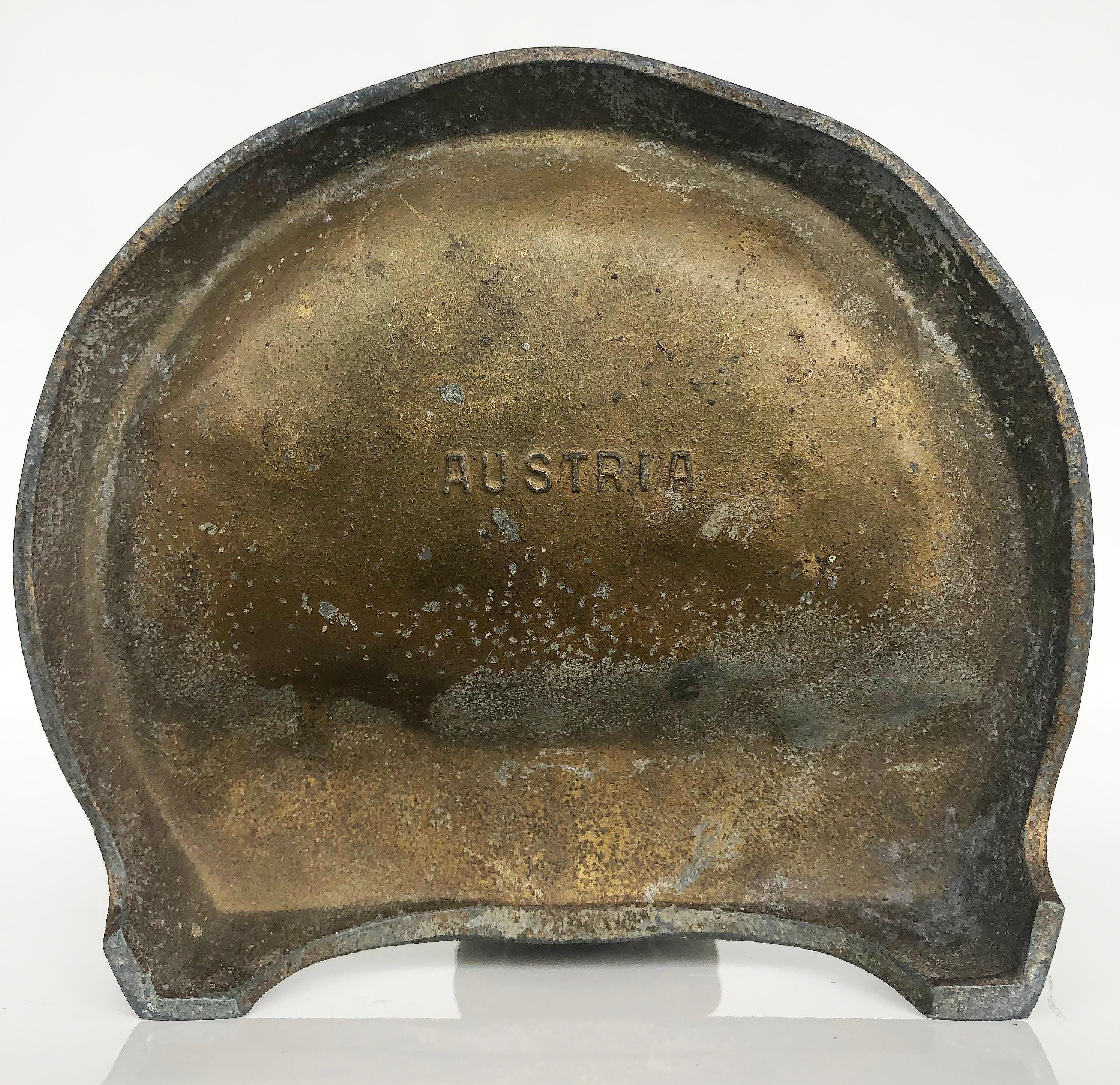 Orientalischer Wiener Kaltbemalter Aschenbecher aus Bronze mit Bobbing-Kopf und Opiumpfeifen, Wiener im Angebot 2