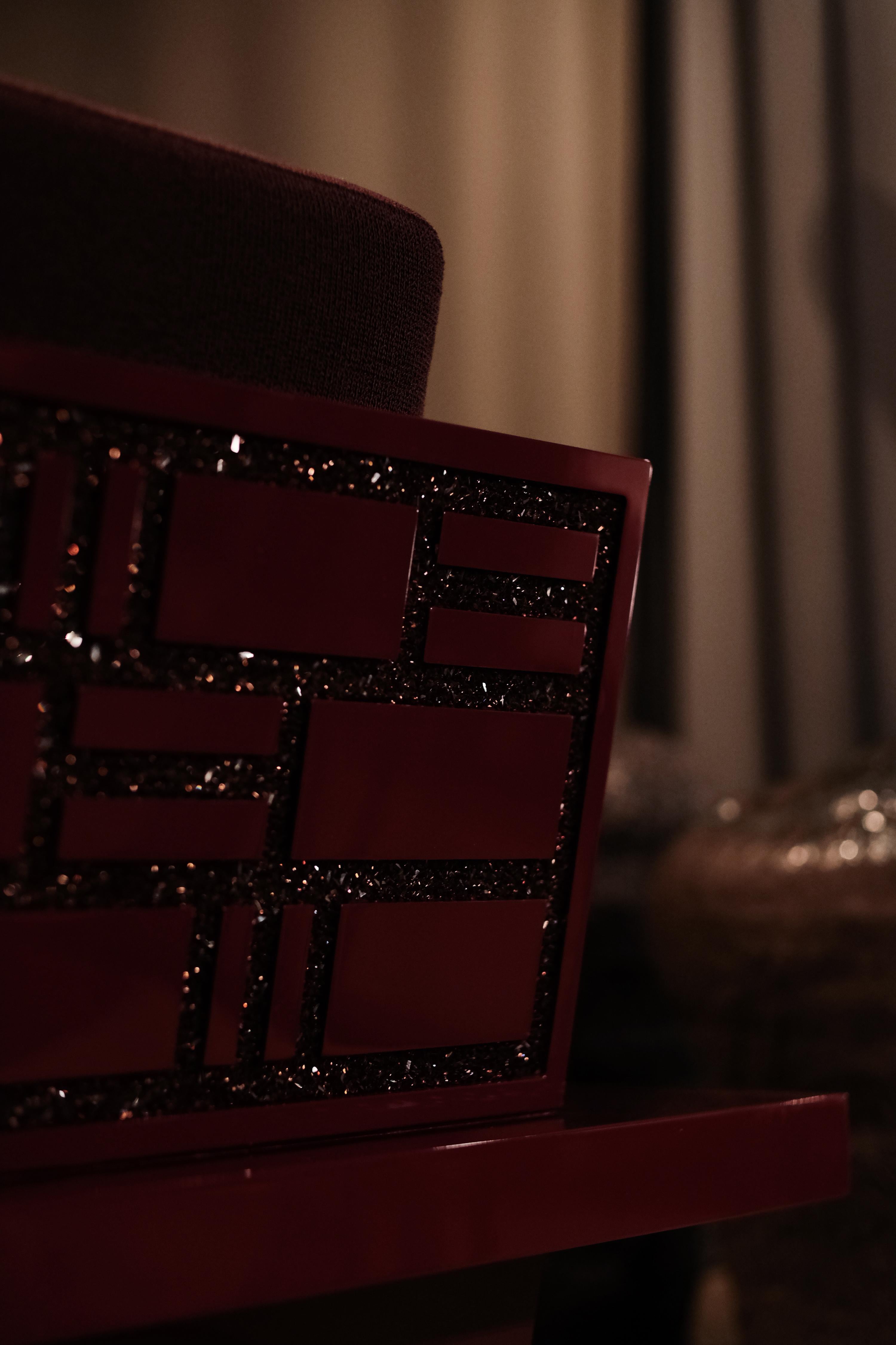 Cama de día Vienna Glam, cuerpo lacado brillante realzado con cristales artesanales Hecho a mano en venta