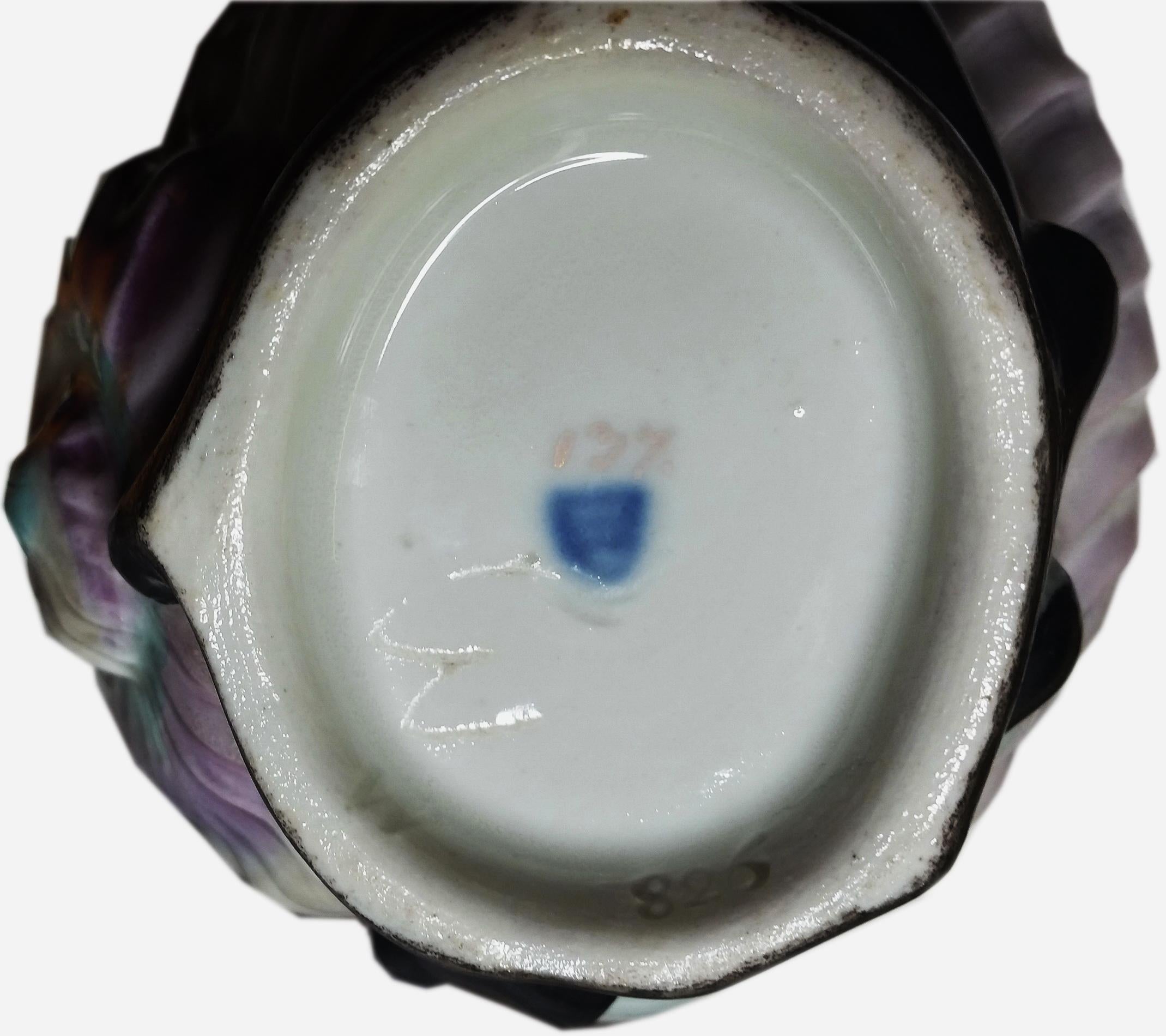 Vienna Imperial Porcelain Cup Saucer Shaped as Snail and Round Clam, 1826 3
