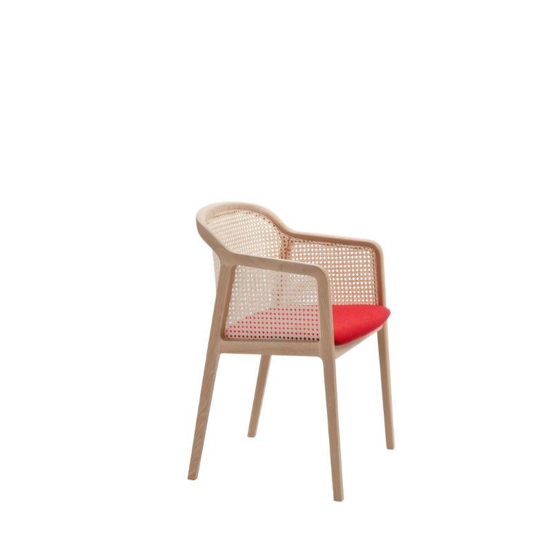 Vienna little armchair, natural beech wood, red contour by Colé Italia with Emmanuel Gallina
Dimensions: H 78, W 53, D 50 cm
Materials: Beech wood chair with straw back and upholstered seat

Also available: CA Canaletto; WE Wengé; BK black,