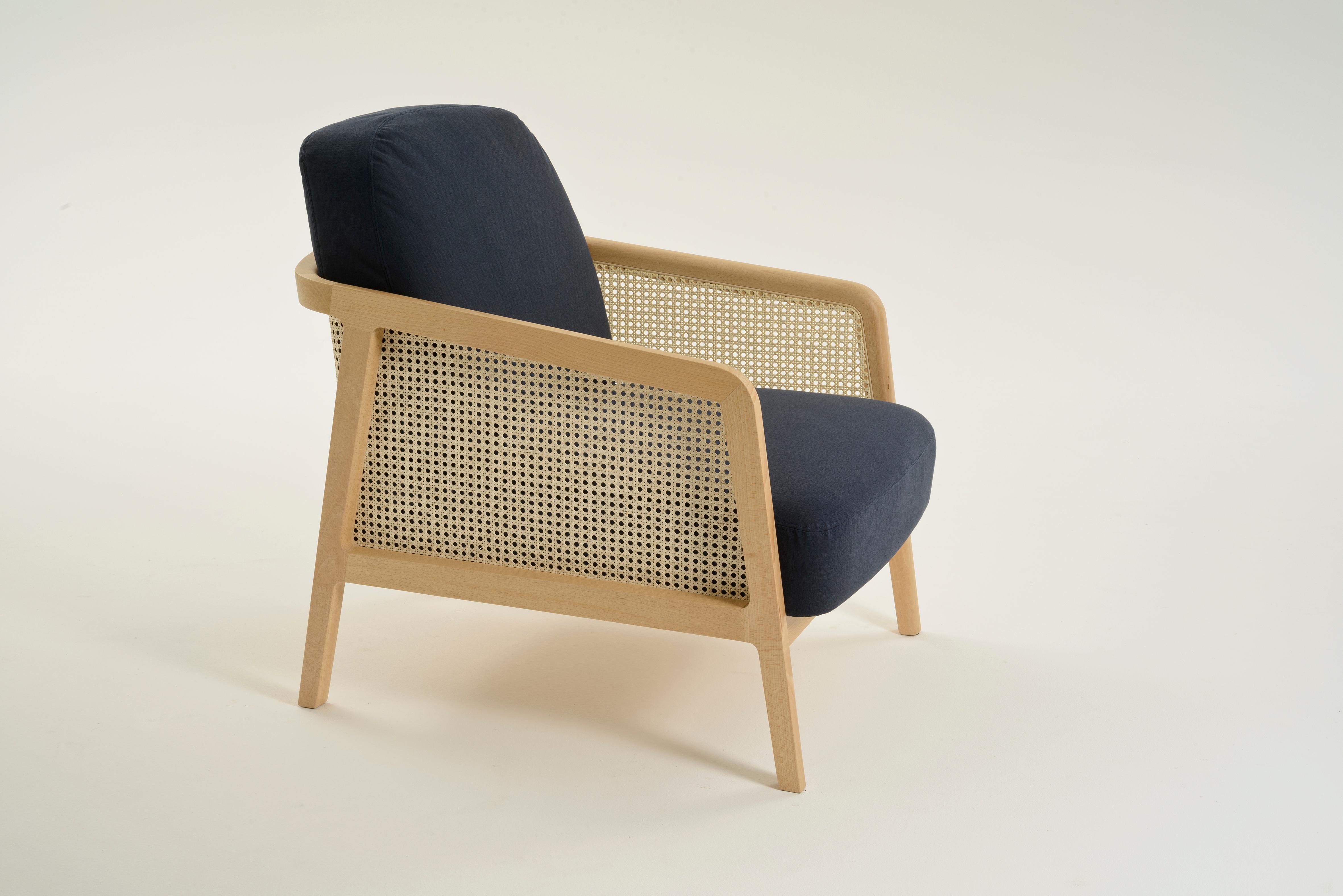 italien Fauteuil de salon Vienna par Col, bois de hêtre, coussins verts, design minimaliste en vente