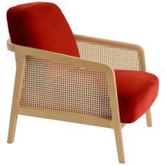 Fauteuil de salon Vienna par Col, bois de hêtre, coussins rouges design contemporain