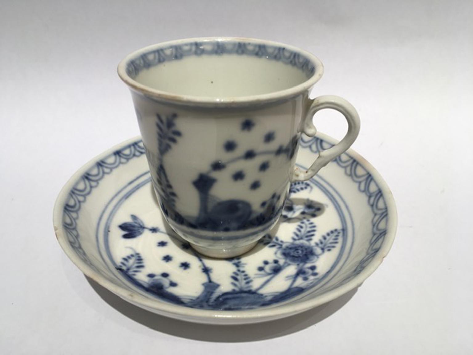 Vienna Mid-19th Century Porcelain Cup with Dish White and Blue For Sale 4