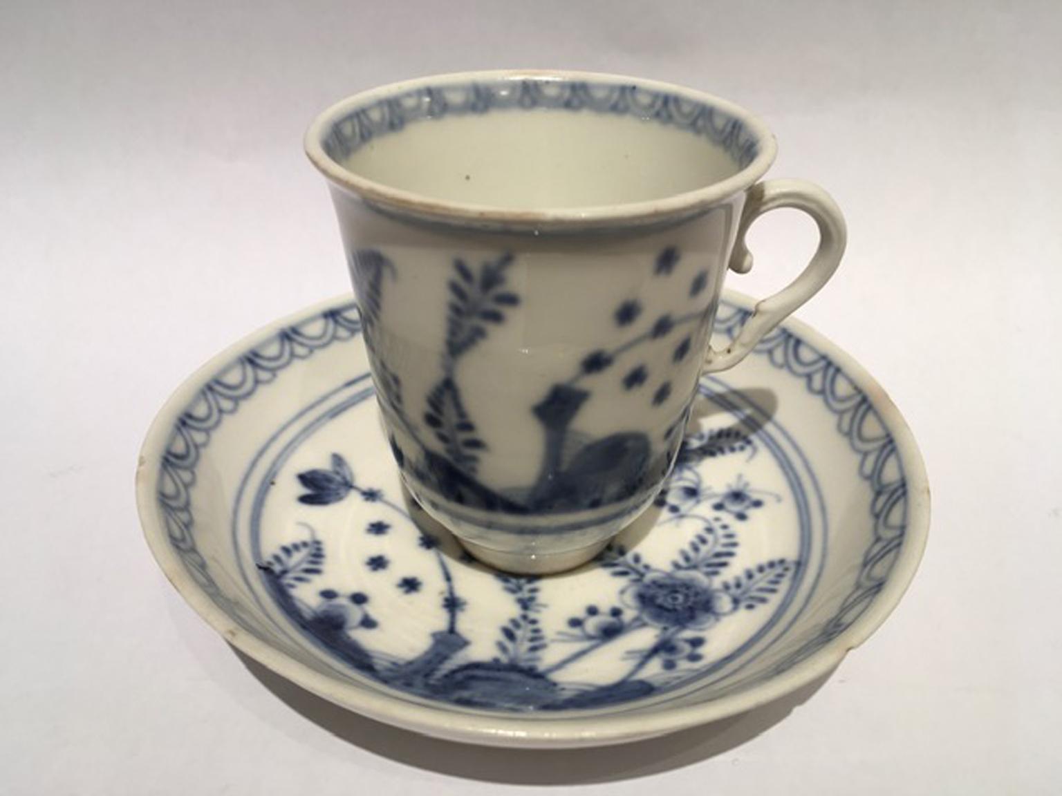 This is a small masterpiece of craftsmanship: the fine porcelain is designed with floral and natural scenes, rich in detail.
A piece for refined collectors or useful to start a collection

Marked on the back.
With certificate of