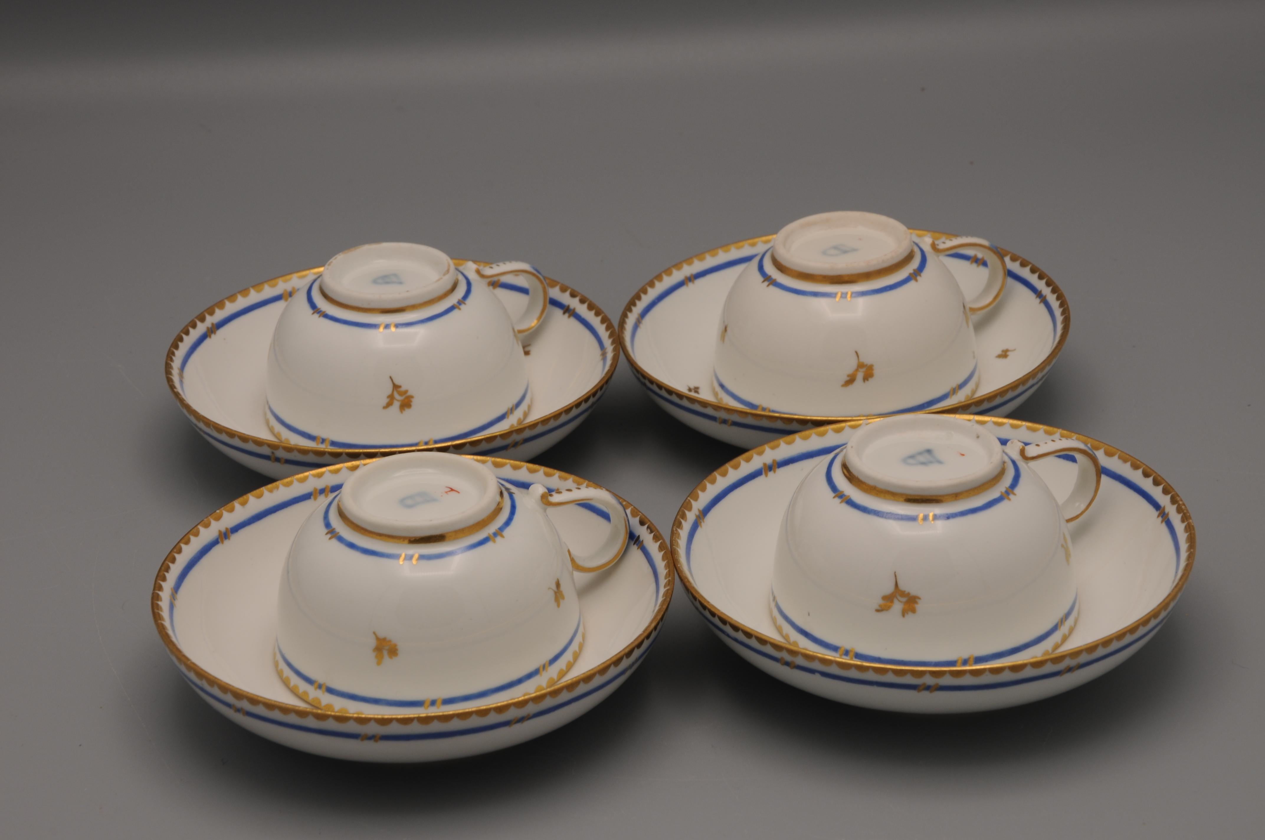 Porcelaine de Vienne - 4 tasses et soucoupes, 1781 en vente 3