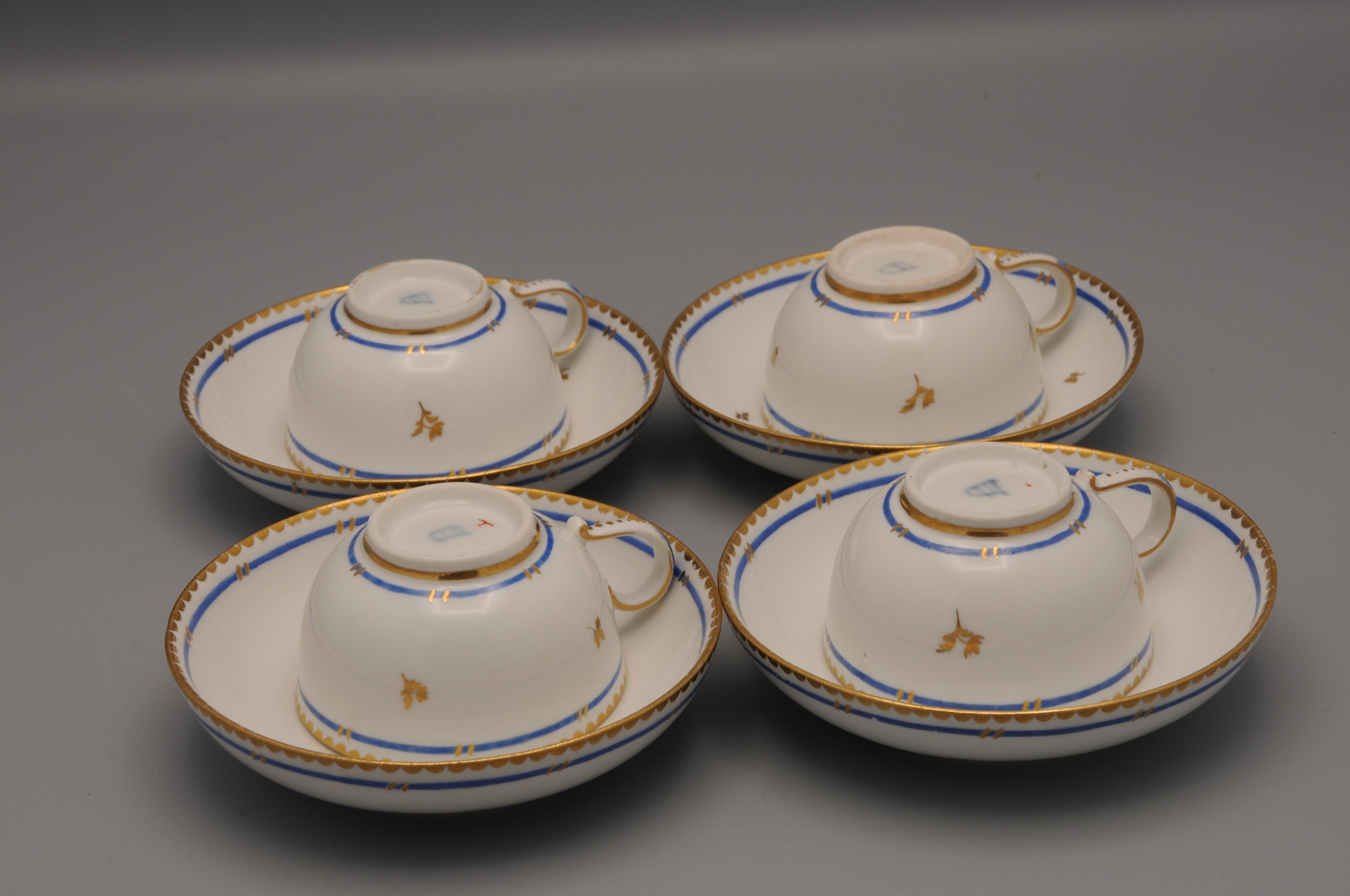 Porcelana de Viena - 4 tazas y platillos, 1781 en venta 3