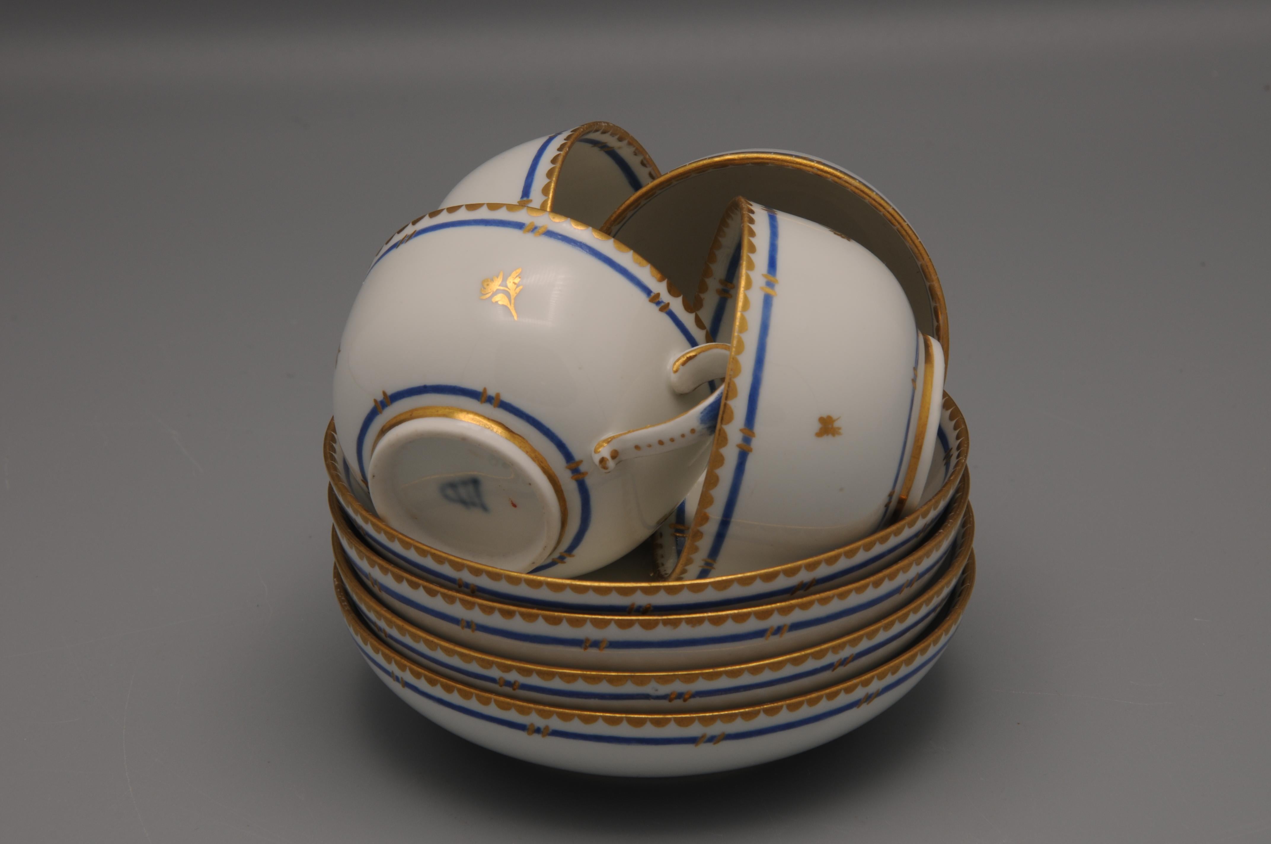 Porcelana de Viena - 4 tazas y platillos, 1781 en venta 7