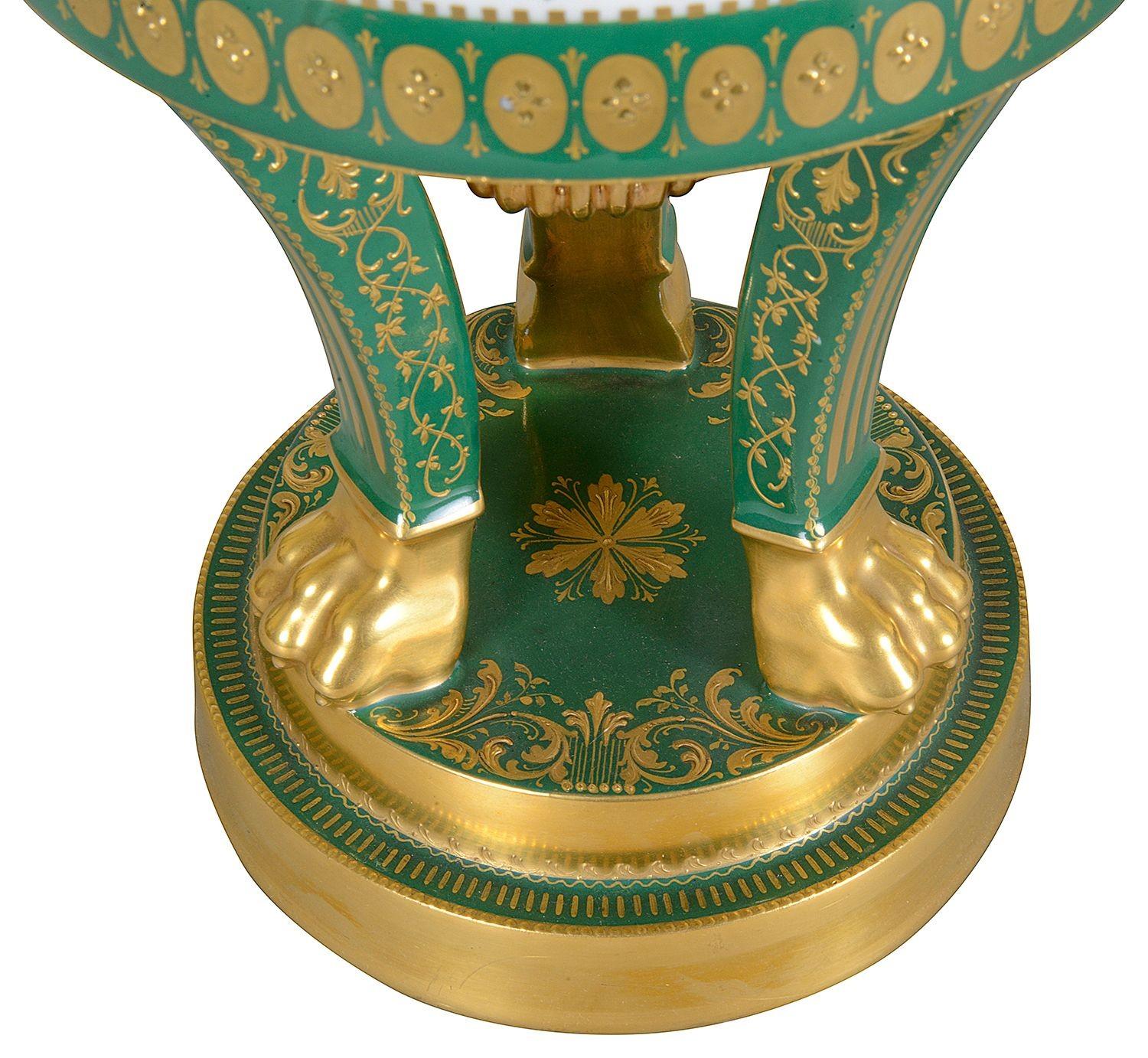 Neoclassical Vienna porcelain lidded urn, 19th Century For Sale