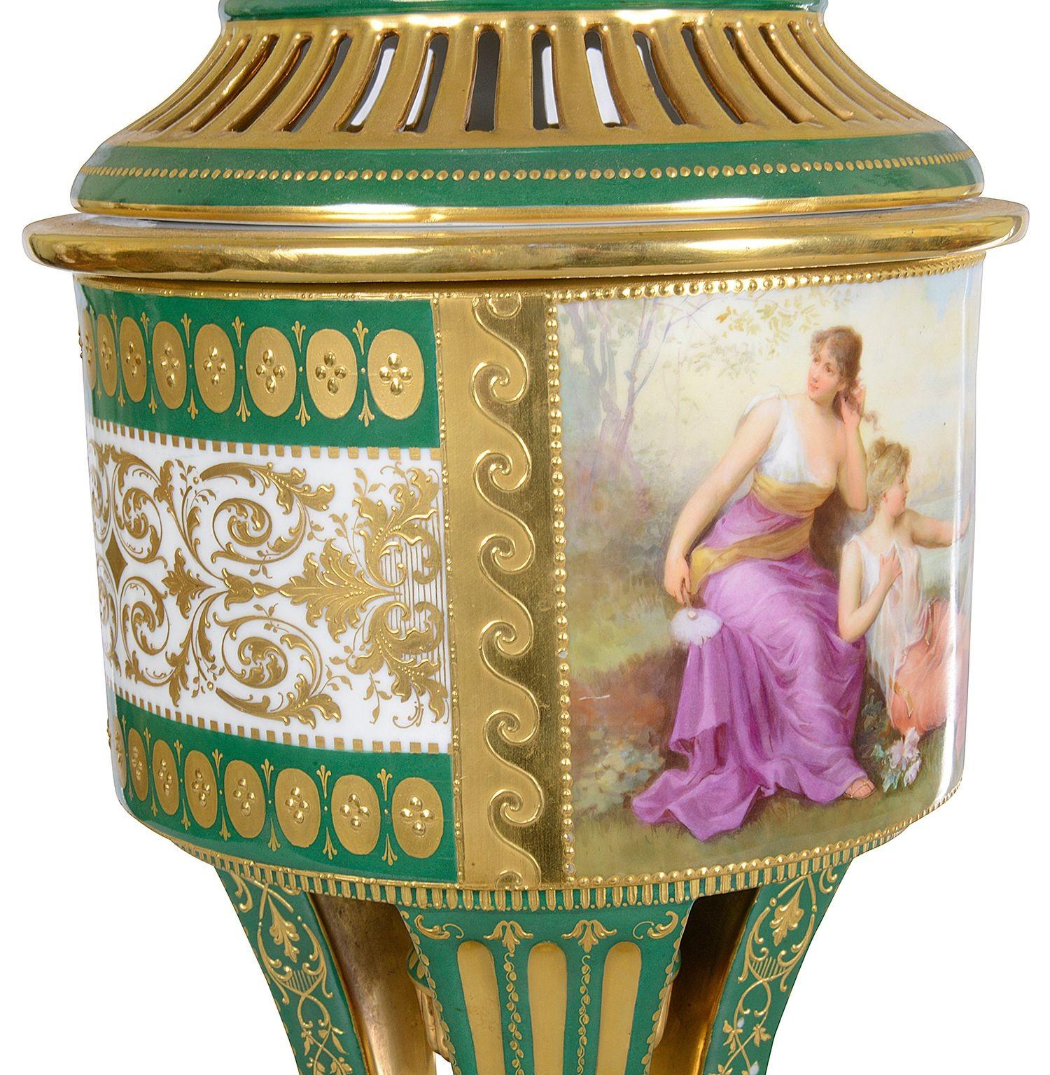 Vienna porcelain lidded urn, 19th Century In Good Condition For Sale In Brighton, Sussex