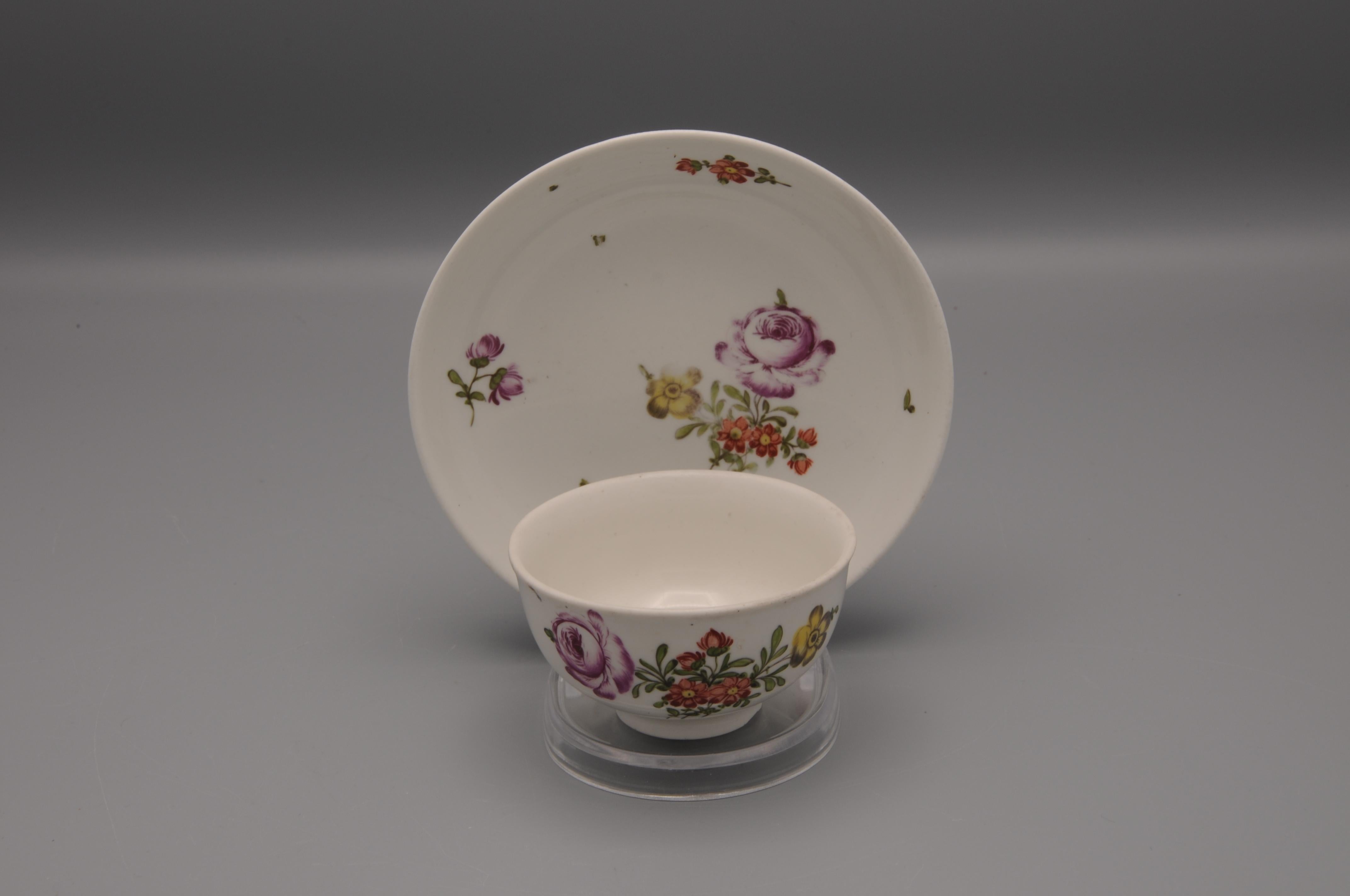 Porcelaine de Vienne - Tasse et soucoupe rococo, fin du 18e siècle Bon état - En vente à DELFT, NL