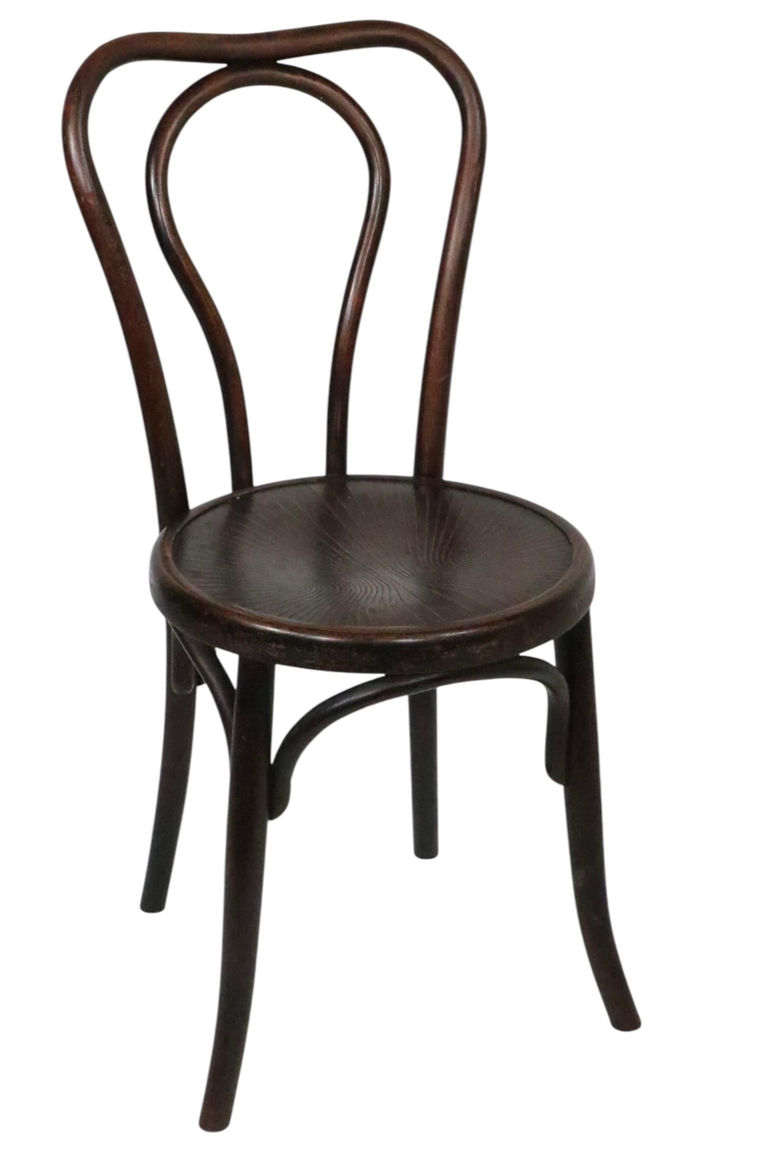 Tchèque Chaise de salle à manger bistro Secesionist Vienna en bois cintré de Fischel d'après Thonet en vente