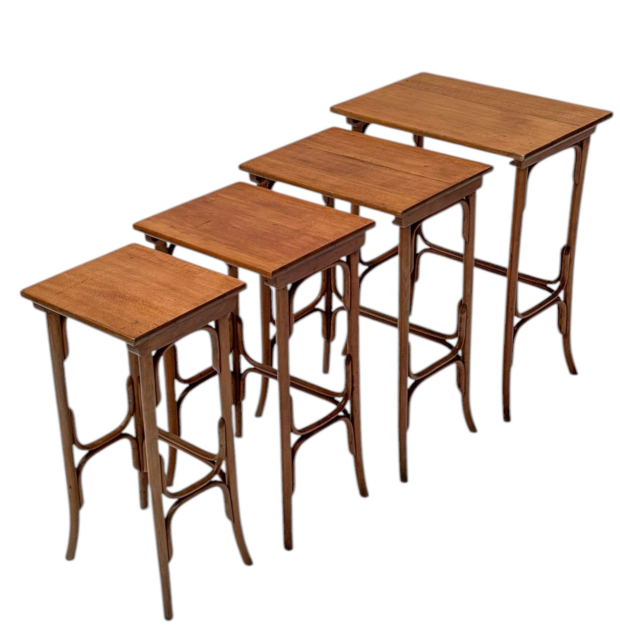 Vienna Secession Bentwood Nesting Tables by Michael Thonet for Thonet, 1900s For Sale 1