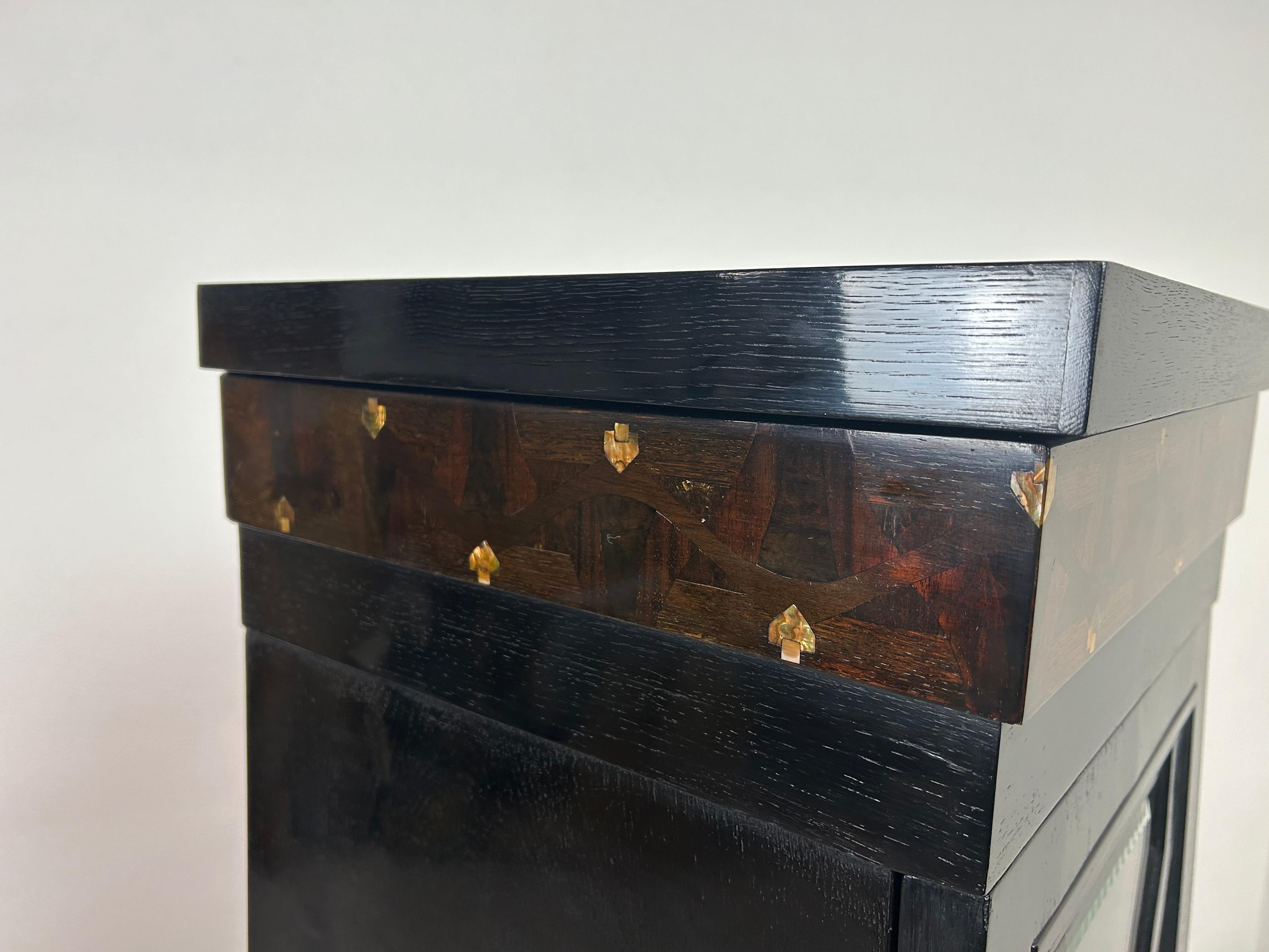 Vienna secession cabinet attr. to Kolo Moser In Excellent Condition In Banská Štiavnica, SK