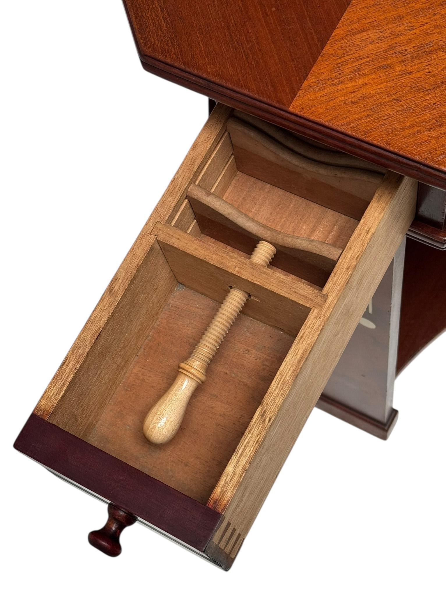 Mesa de ajedrez o mesa de juego de la Secesión vienesa, 1900 en venta 1
