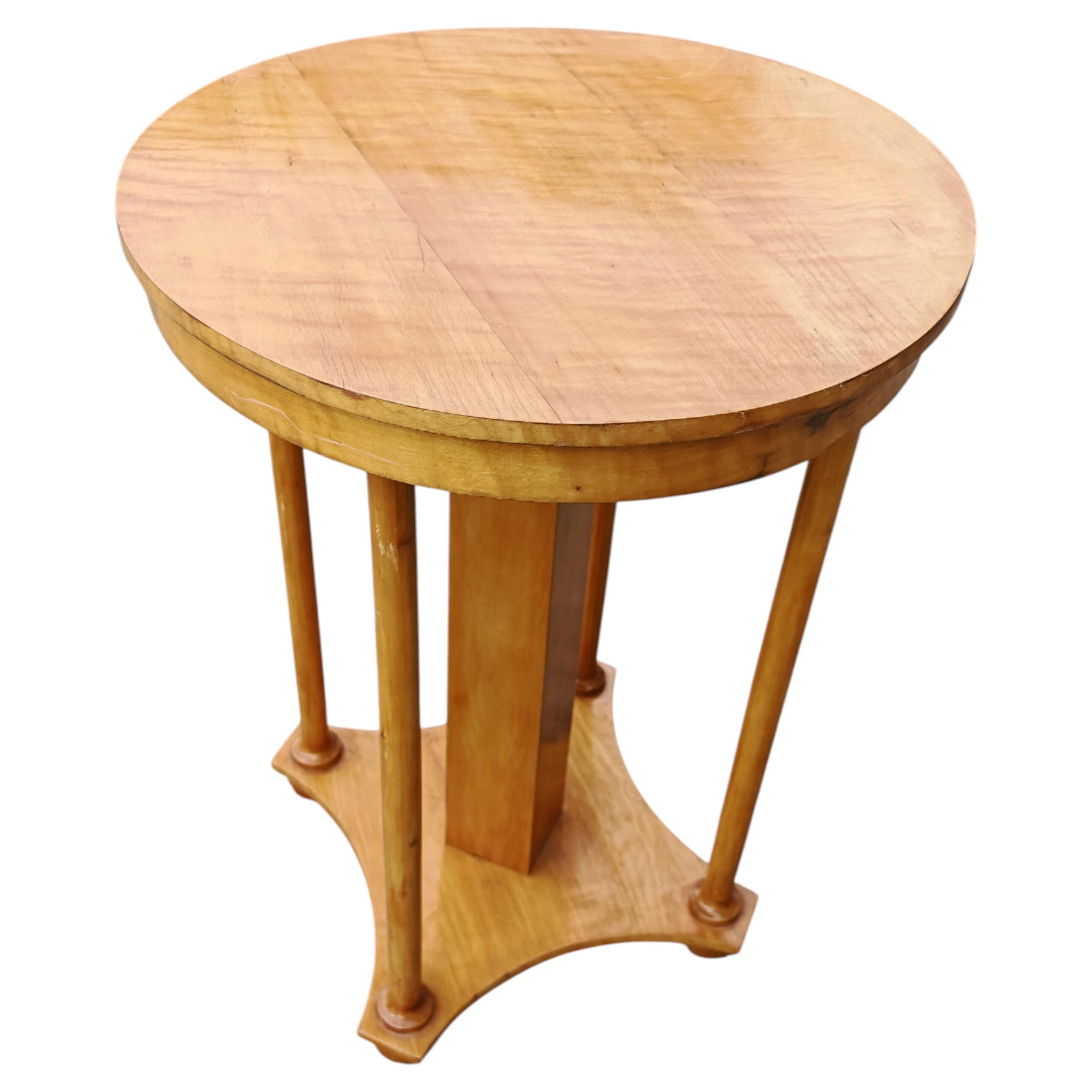 Vienna Secession Gueridon in Pear Wood, Austria 1910s