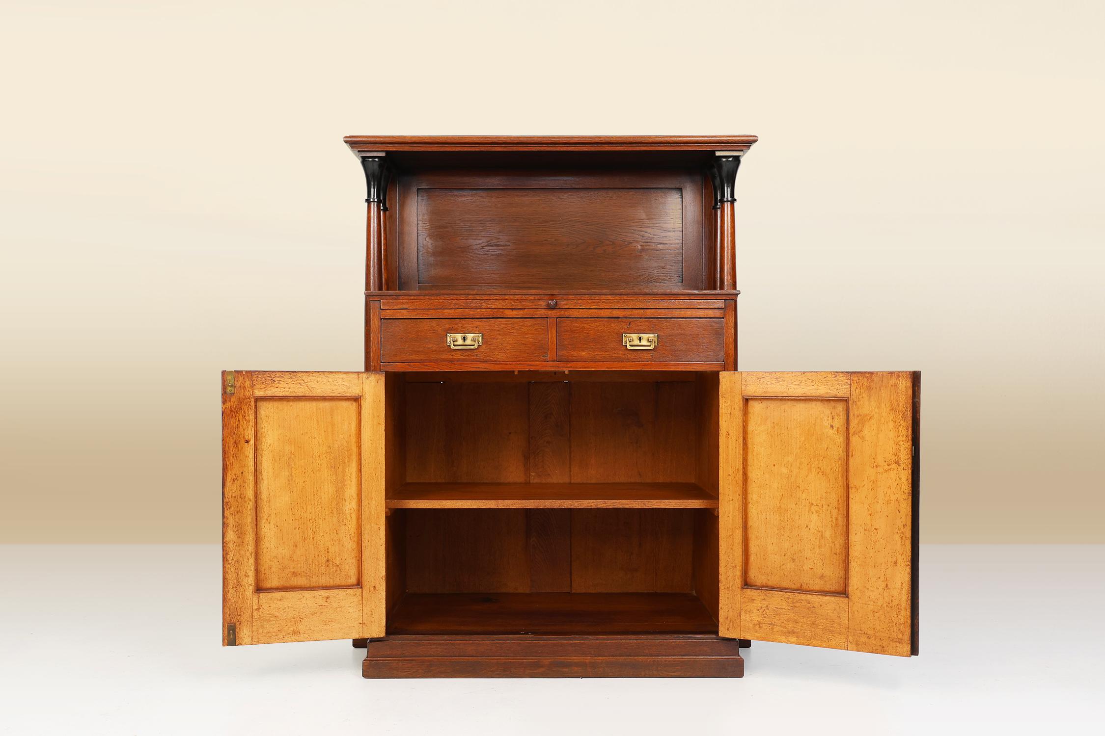 Haute armoire de la Sécession viennoise dans le style Art nouveau viennois, Autriche vers 1905 en vente 3