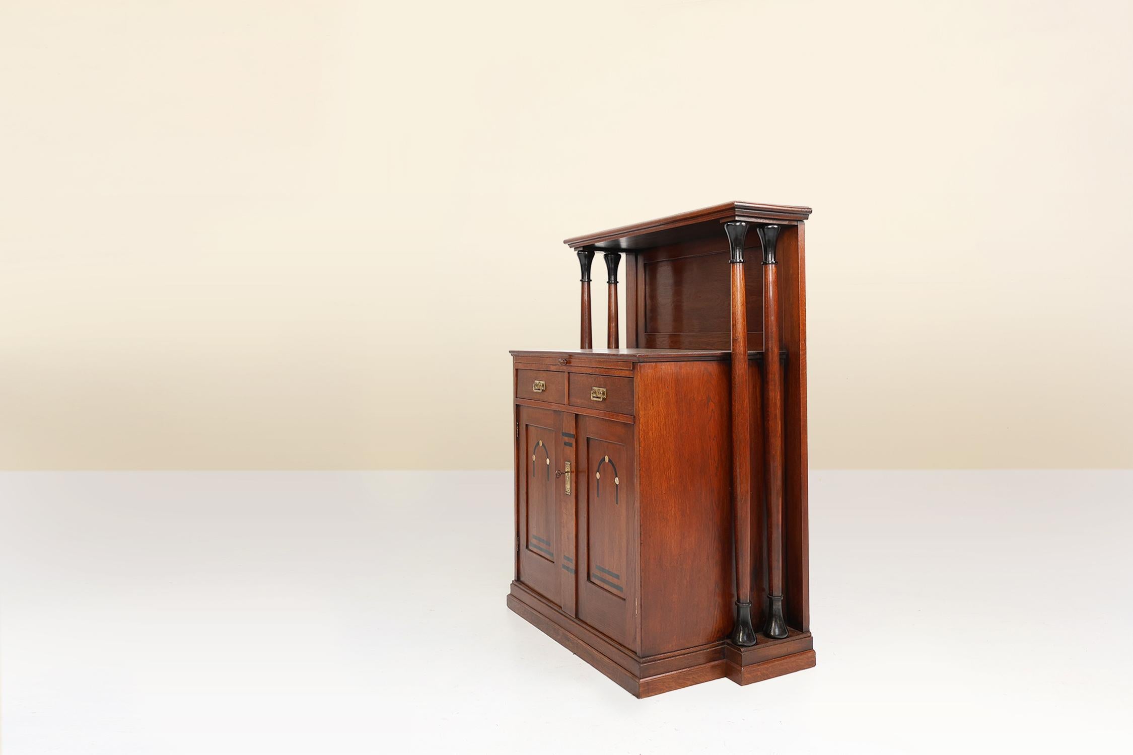 Haute armoire de la Sécession viennoise dans le style Art nouveau viennois, Autriche vers 1905 en vente 9