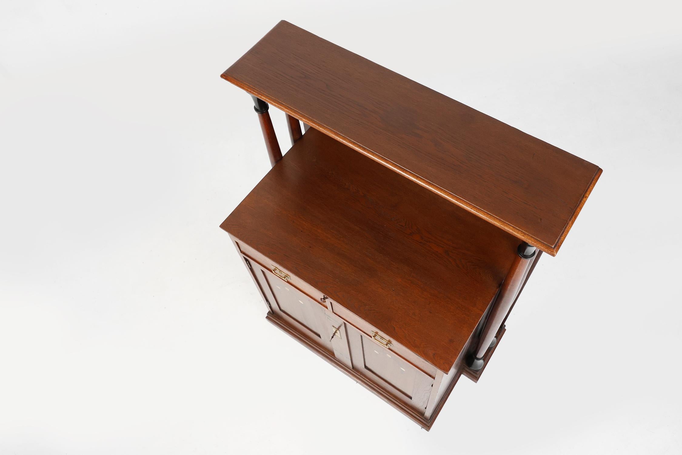 Haute armoire de la Sécession viennoise dans le style Art nouveau viennois, Autriche vers 1905 en vente 13