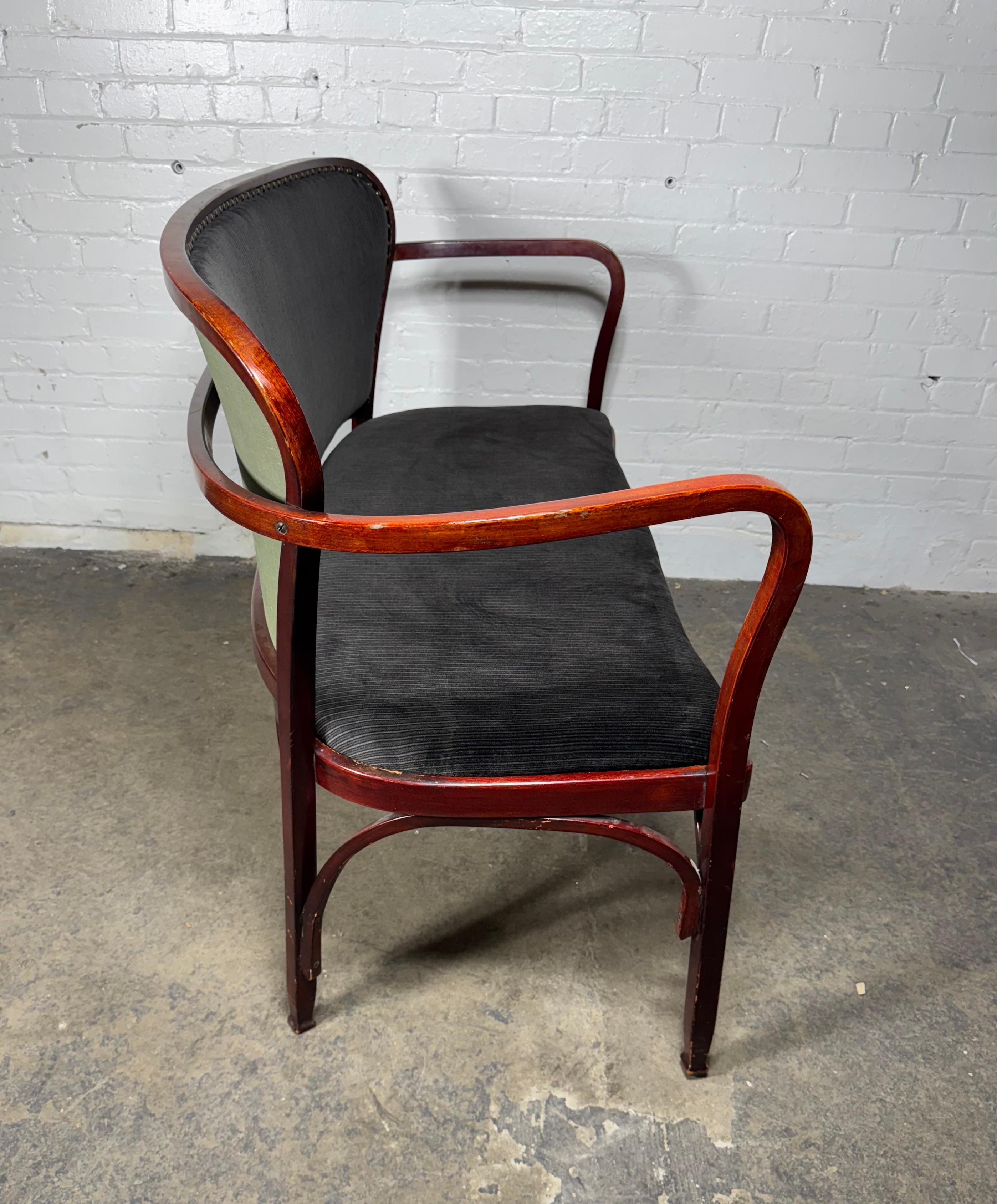 Sécession viennoise J. Kohn 717 Settee de Gustav Siegel en vente 3