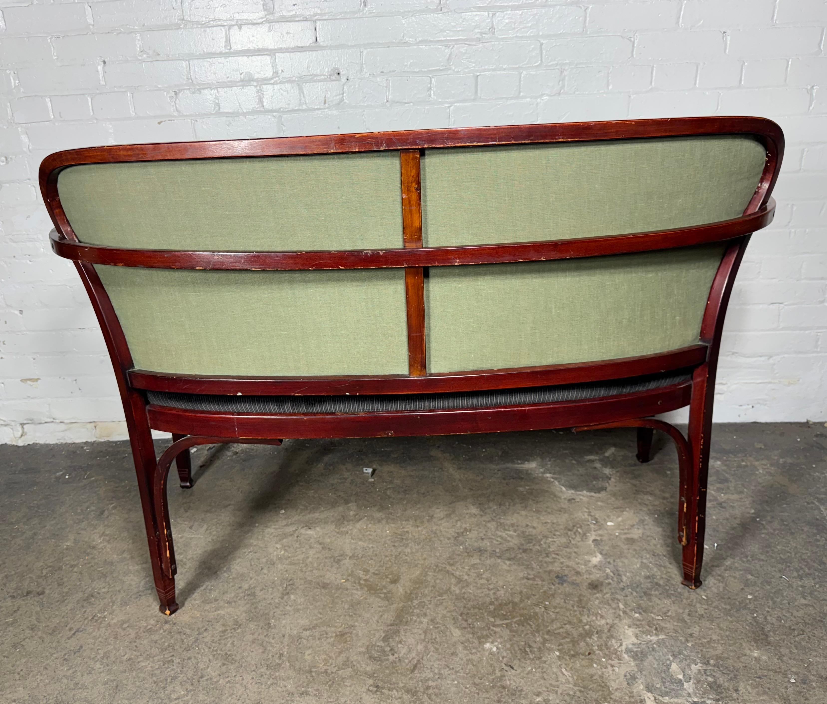 Sécession viennoise J. Kohn 717 Settee de Gustav Siegel en vente 4