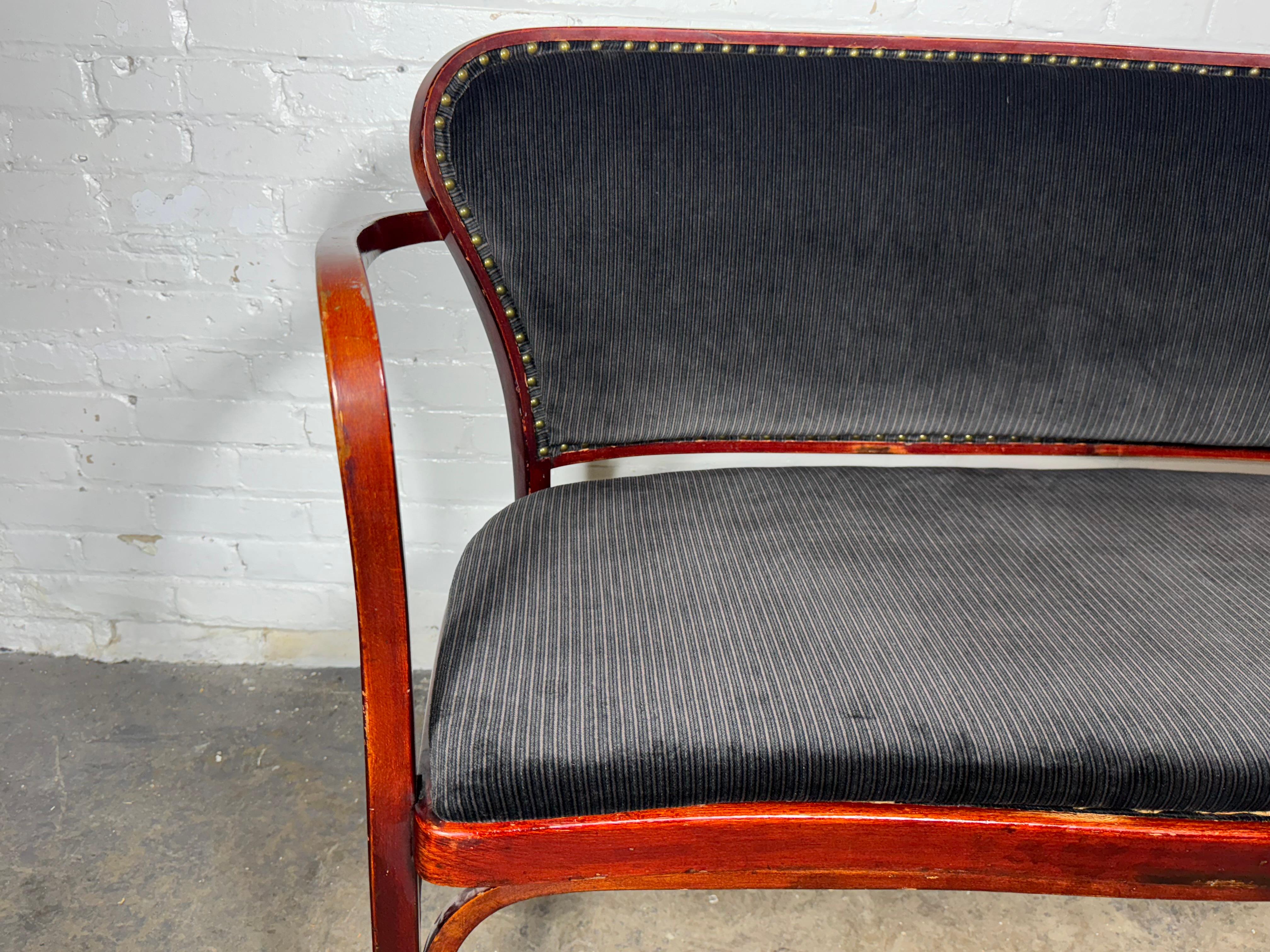 Sécession viennoise J. Kohn 717 Settee de Gustav Siegel en vente 5