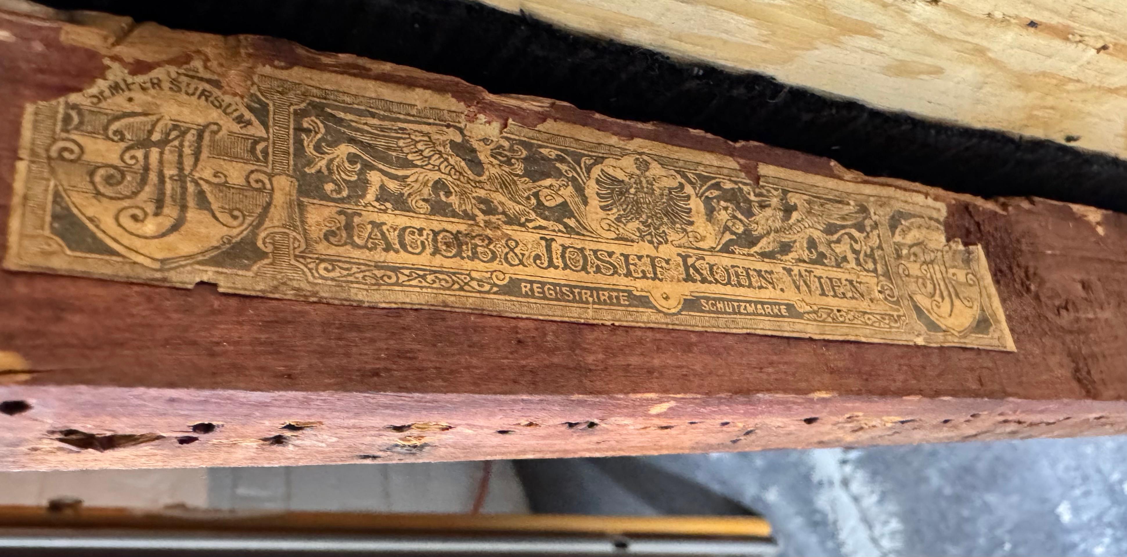 Sécession viennoise J. Kohn 717 Settee de Gustav Siegel en vente 9