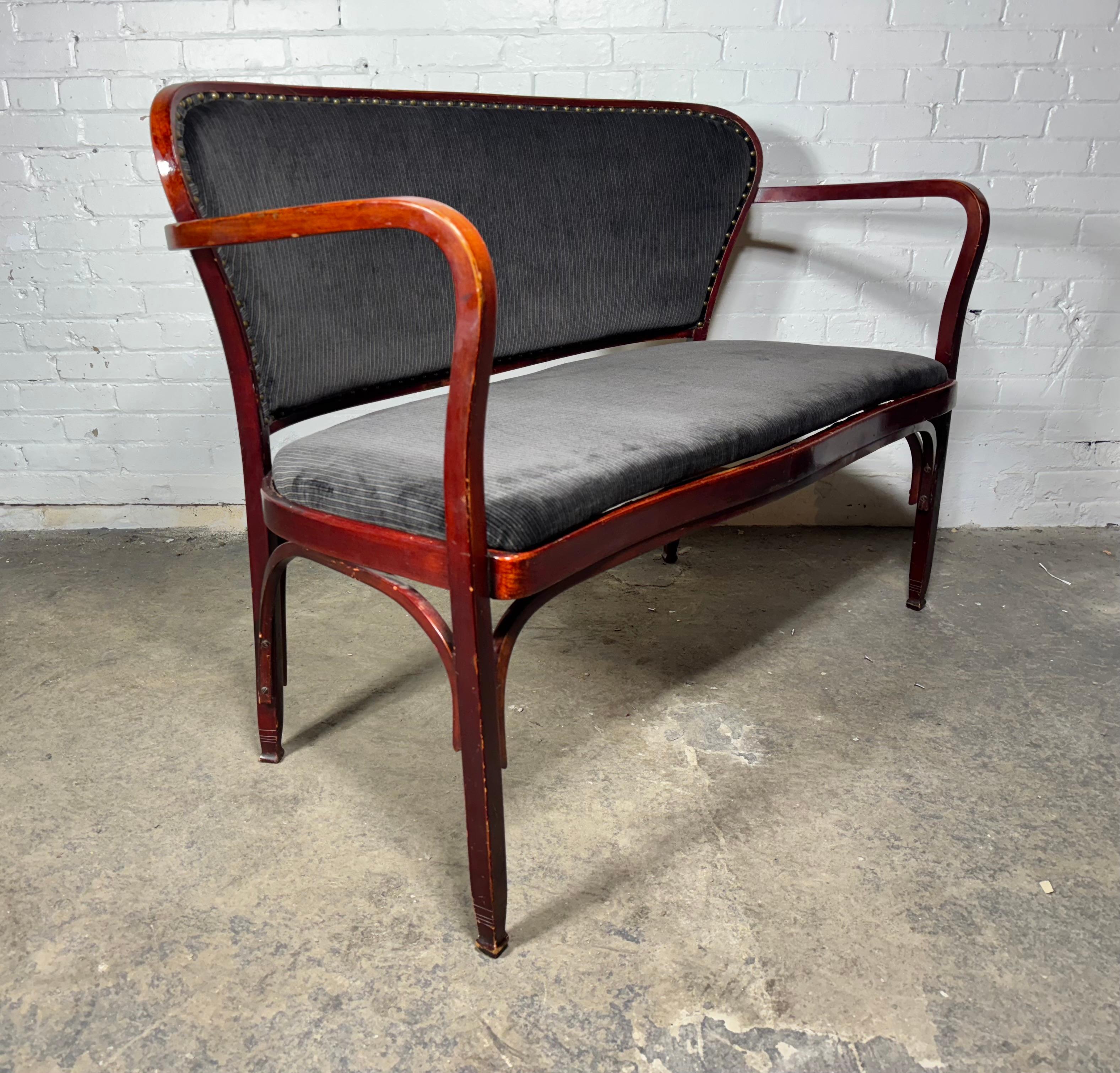 Début du 20ème siècle Sécession viennoise J. Kohn 717 Settee de Gustav Siegel en vente
