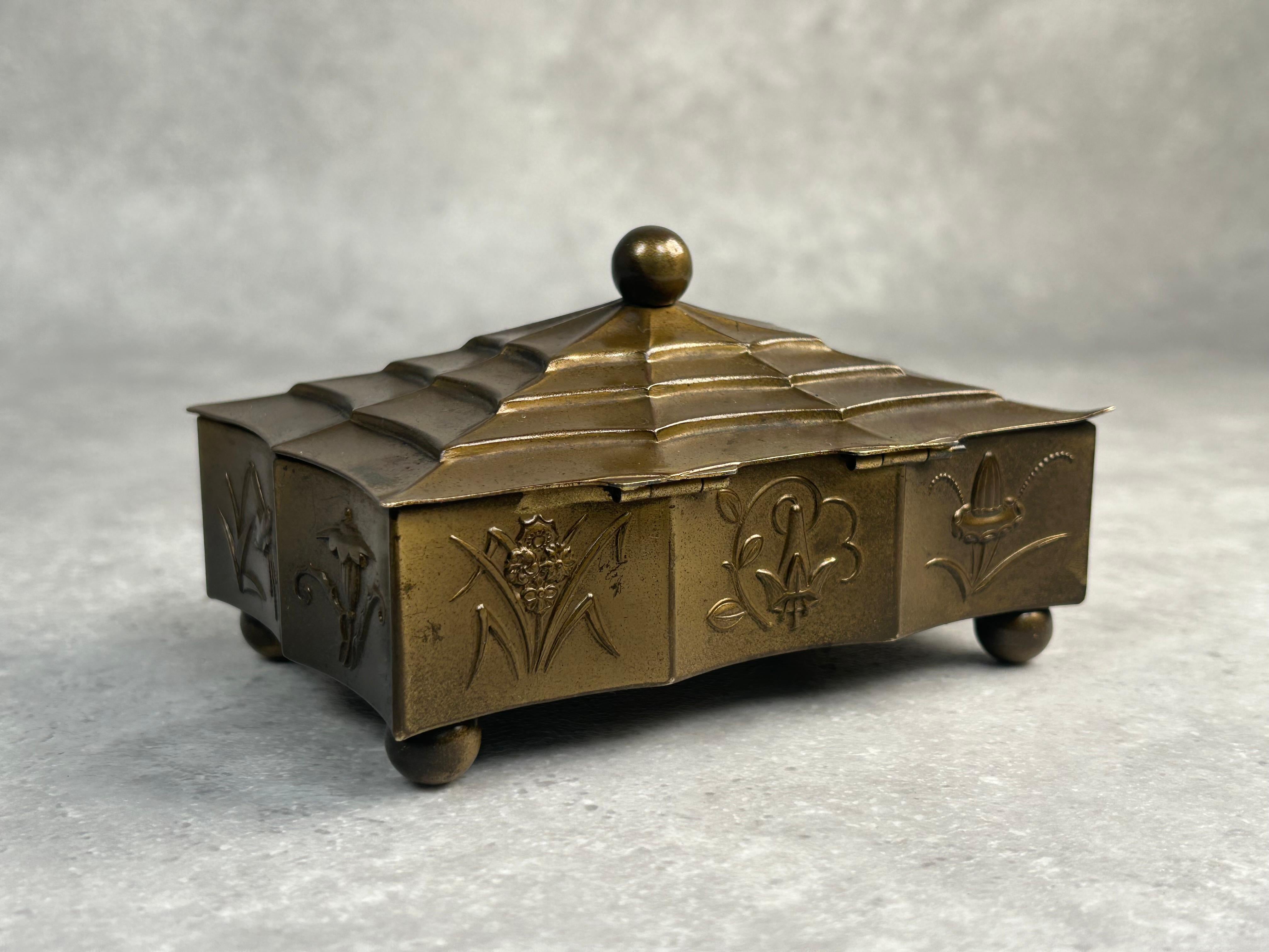 Schmuckkästchen der Wiener Sezession atr. Dagobert Peche für die Wiener Werkstätte (Österreichisch) im Angebot