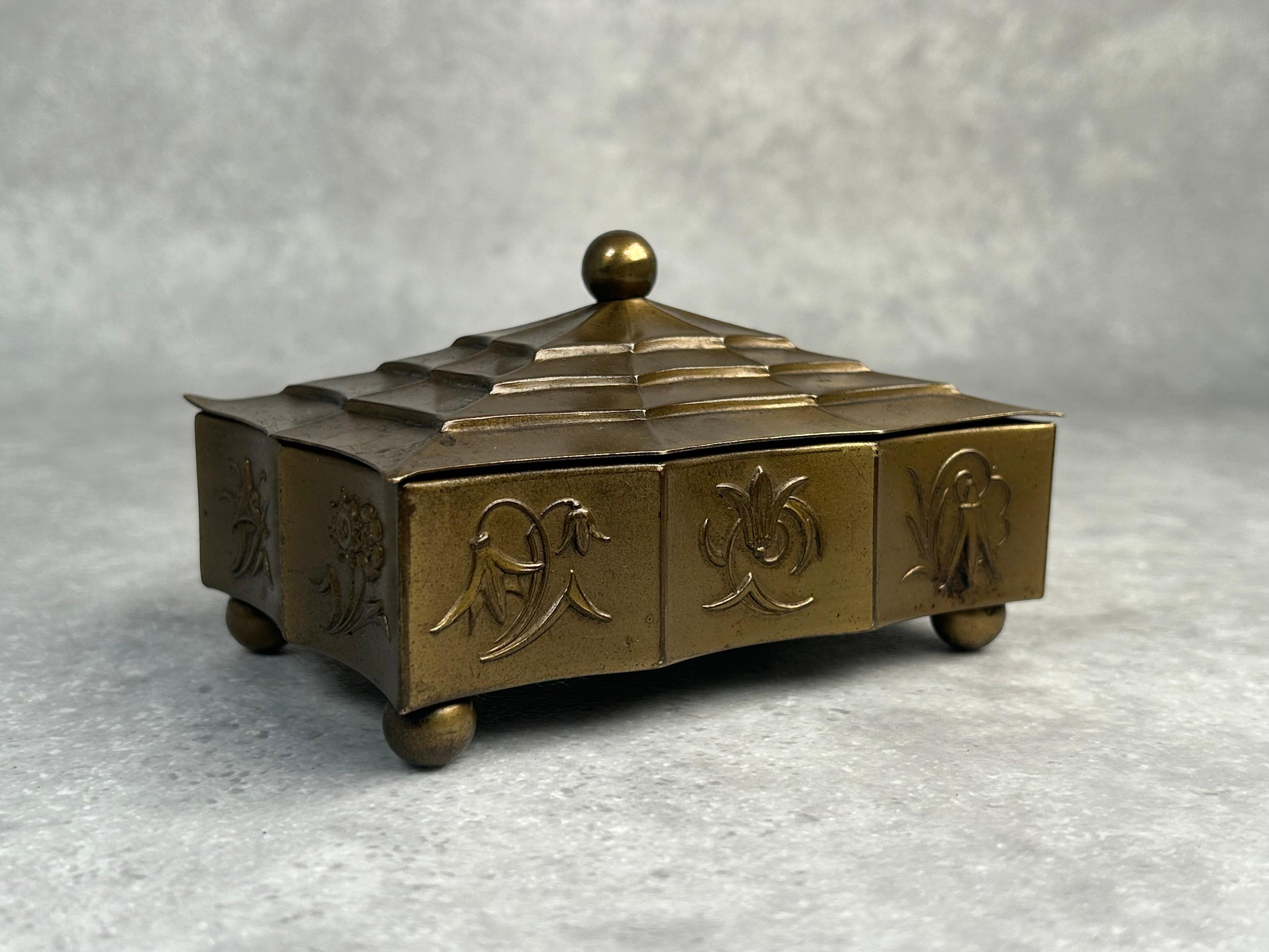 Schmuckkästchen der Wiener Sezession atr. Dagobert Peche für die Wiener Werkstätte im Angebot 2