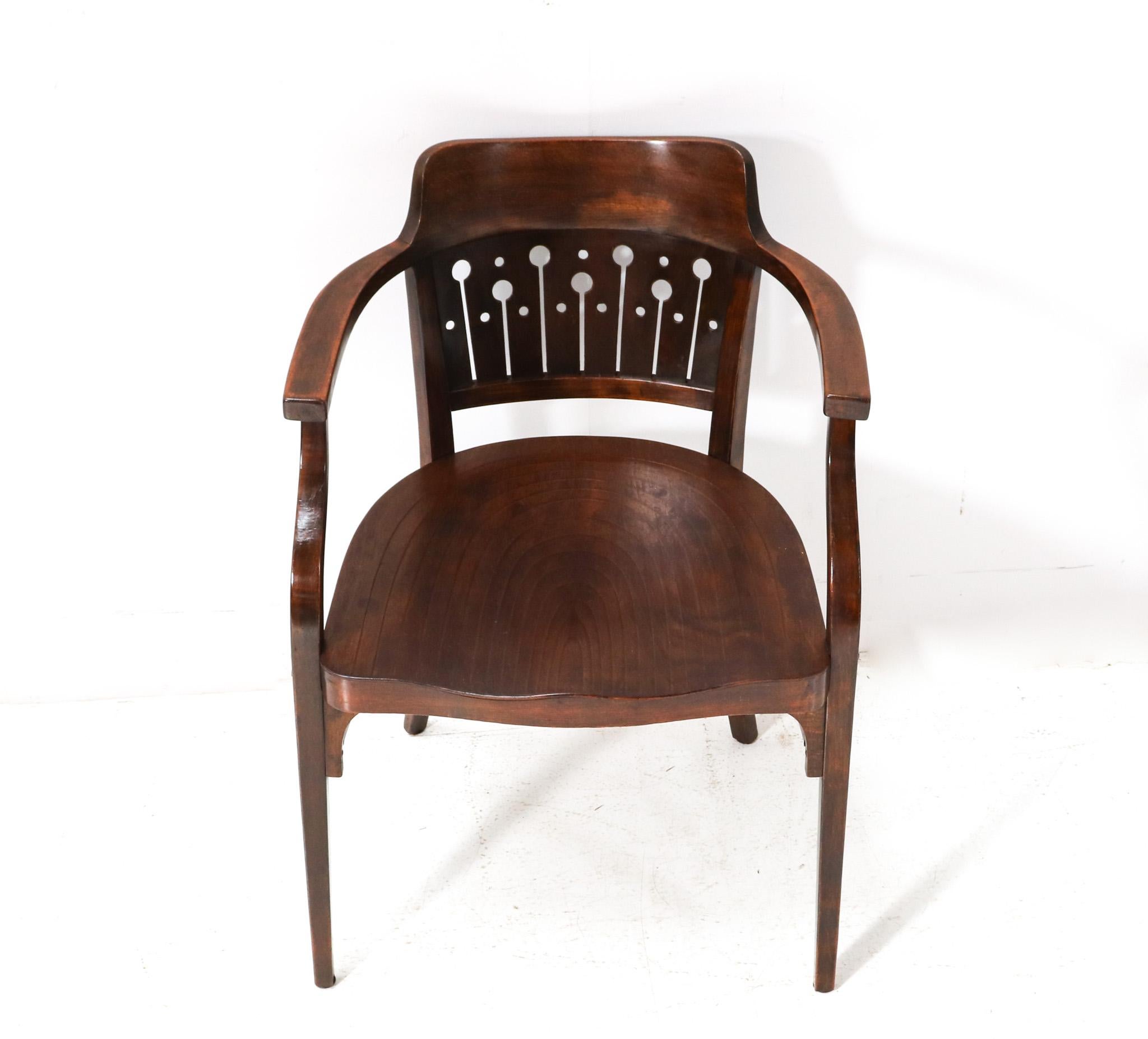  Vienna Secession Model 142 Armchair by Otto Wagner for Thonet, 1900s In Good Condition In Amsterdam, NL