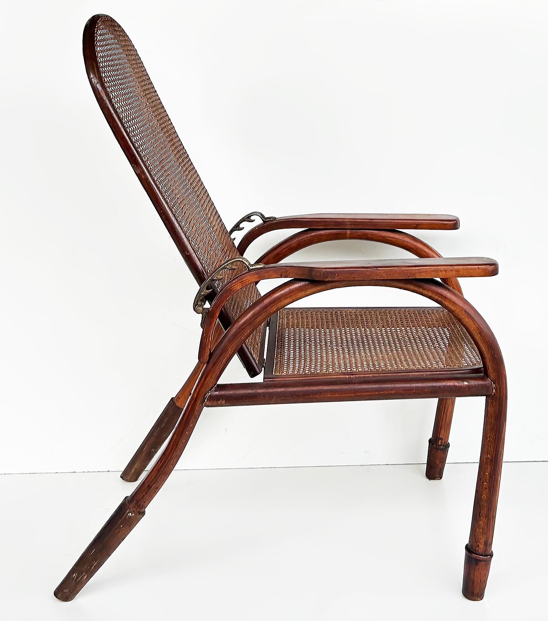 Vienna Secession Otto Prutscher Thonet Austria Morris Chair #6392 Adjustable 

Offered for sale is an original Vienna Secession Otto Prutscher for Thonet Austria Morris adjustable chair.  This wonderful chair is constructed of a bentwood frame with
