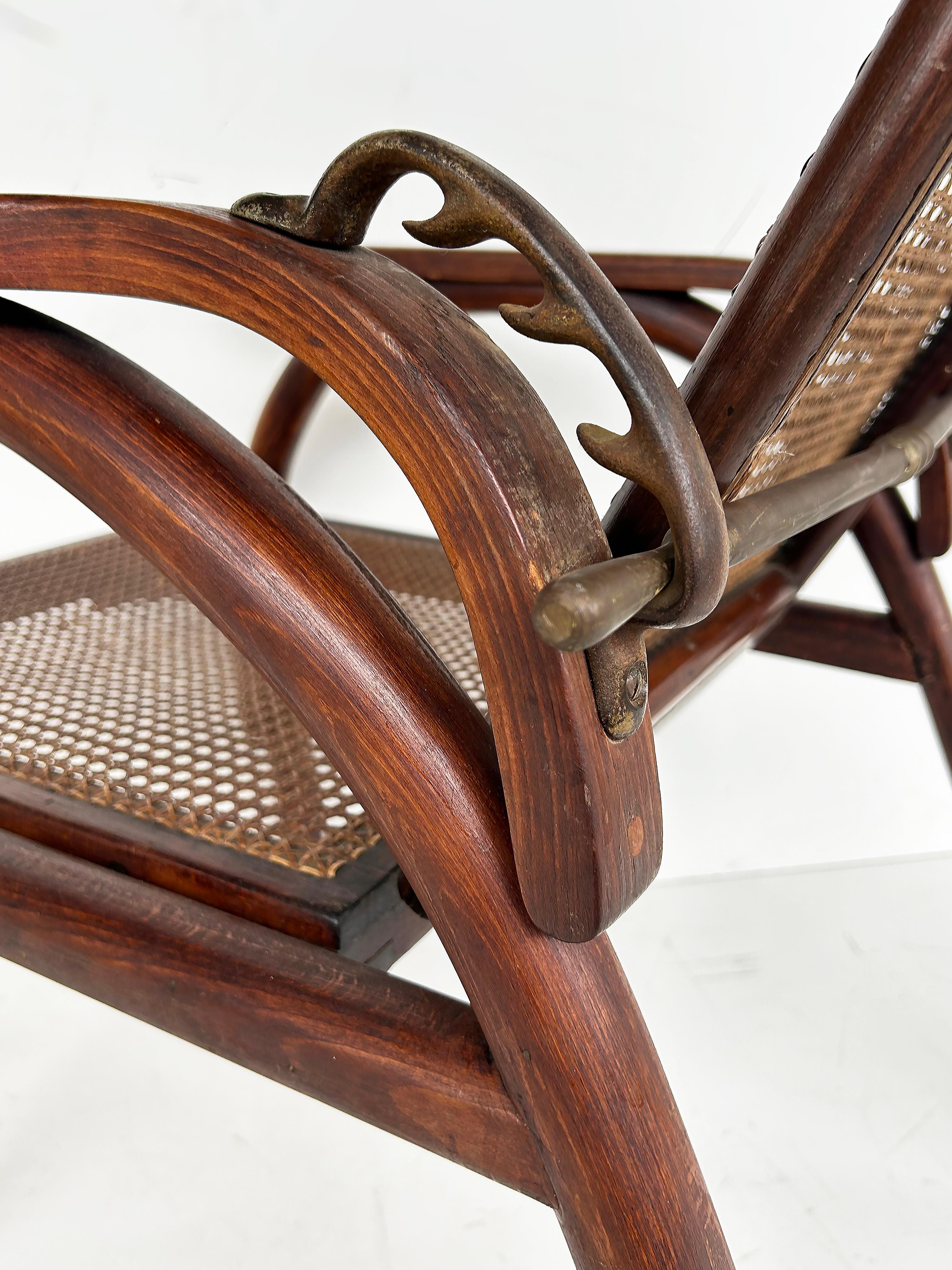 Vienna Secession Otto Prutscher Thonet Austria Morris Chair #6392 Adjustable In Good Condition For Sale In Miami, FL