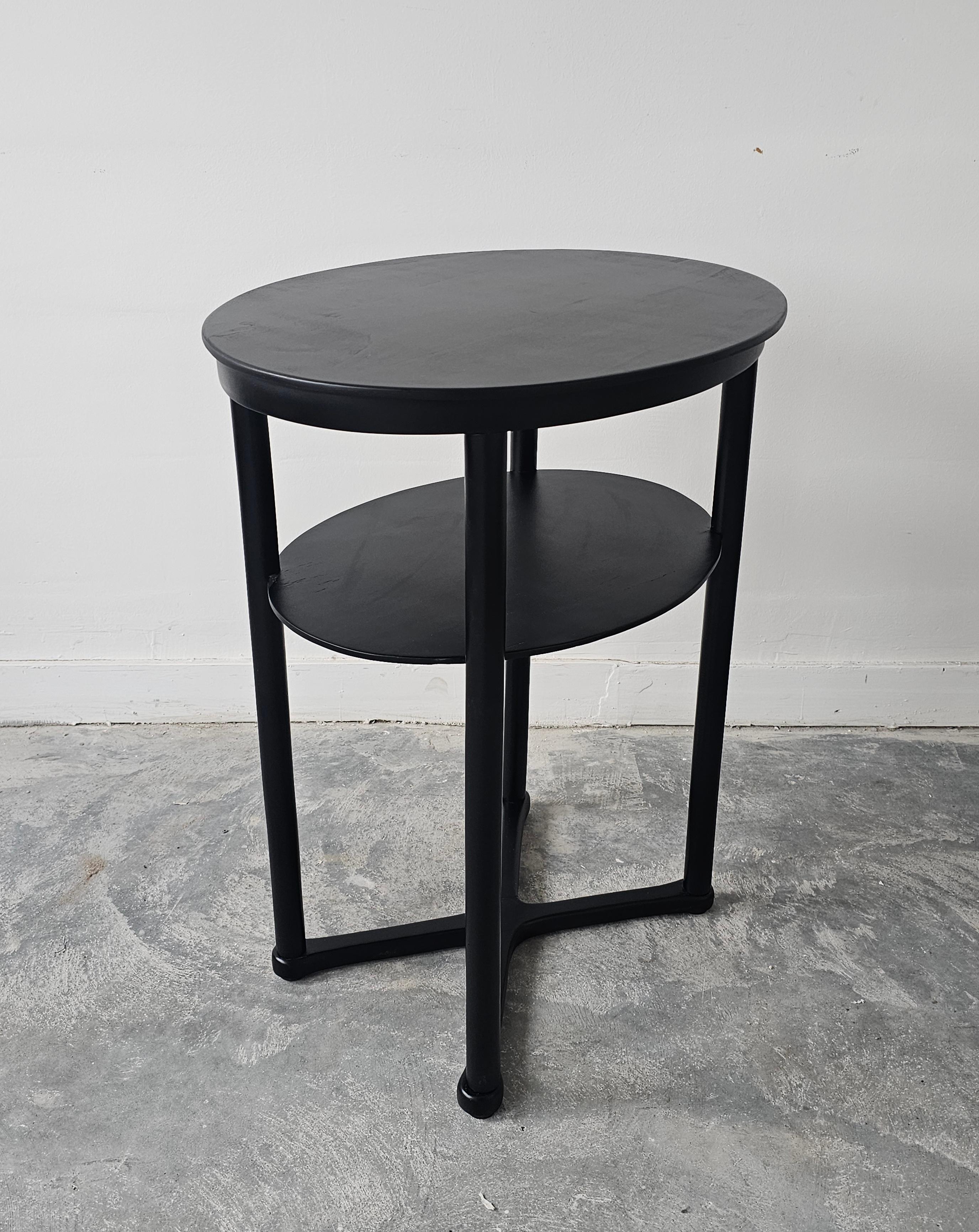 Faggio Tavolino ovale della Secessione viennese Modello 960/2 disegnato da Josef Hoffmann, anni 1910 in vendita