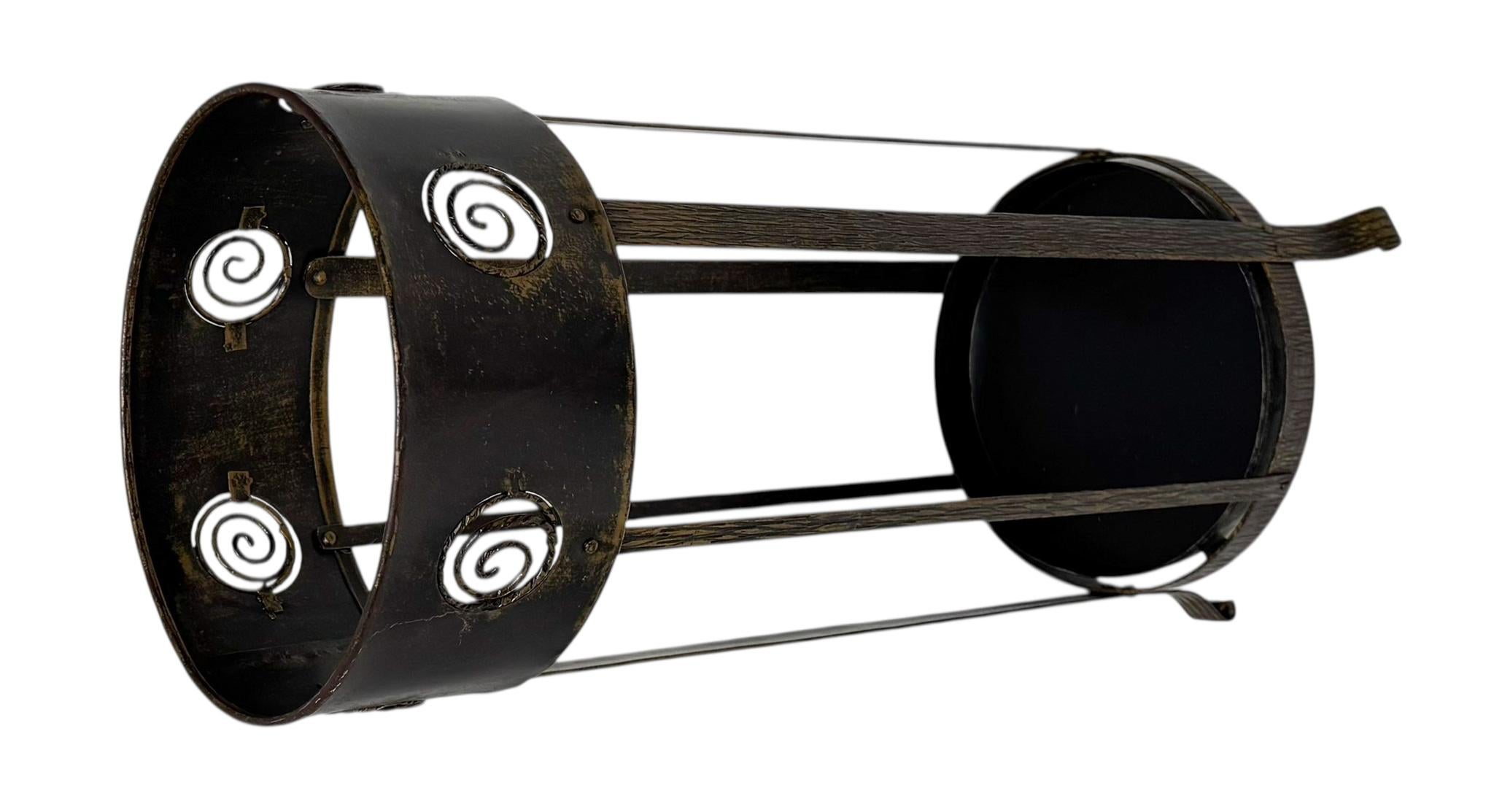 Autrichien Porte-parapluie en métal patiné de la Sécession viennoise, années 1900 en vente