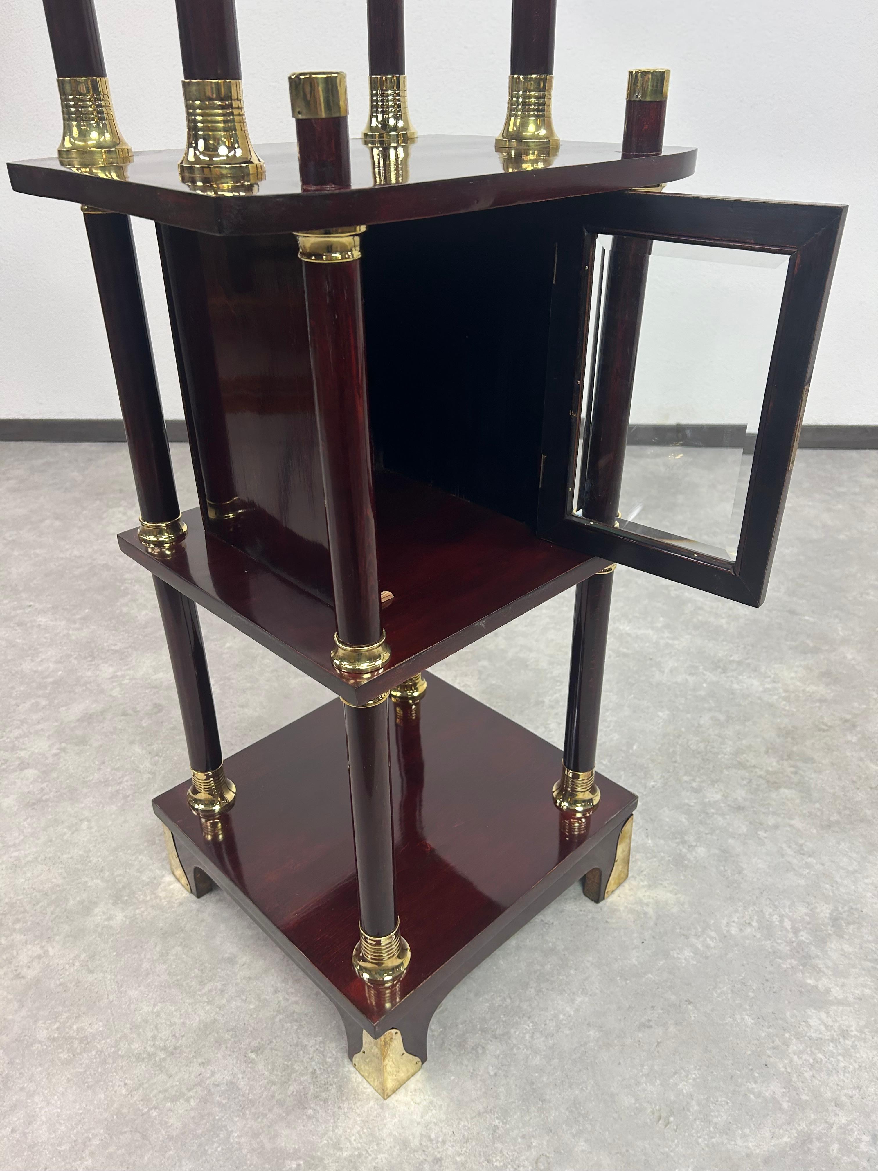 Wien Sezession Pedestal (Messing) im Angebot