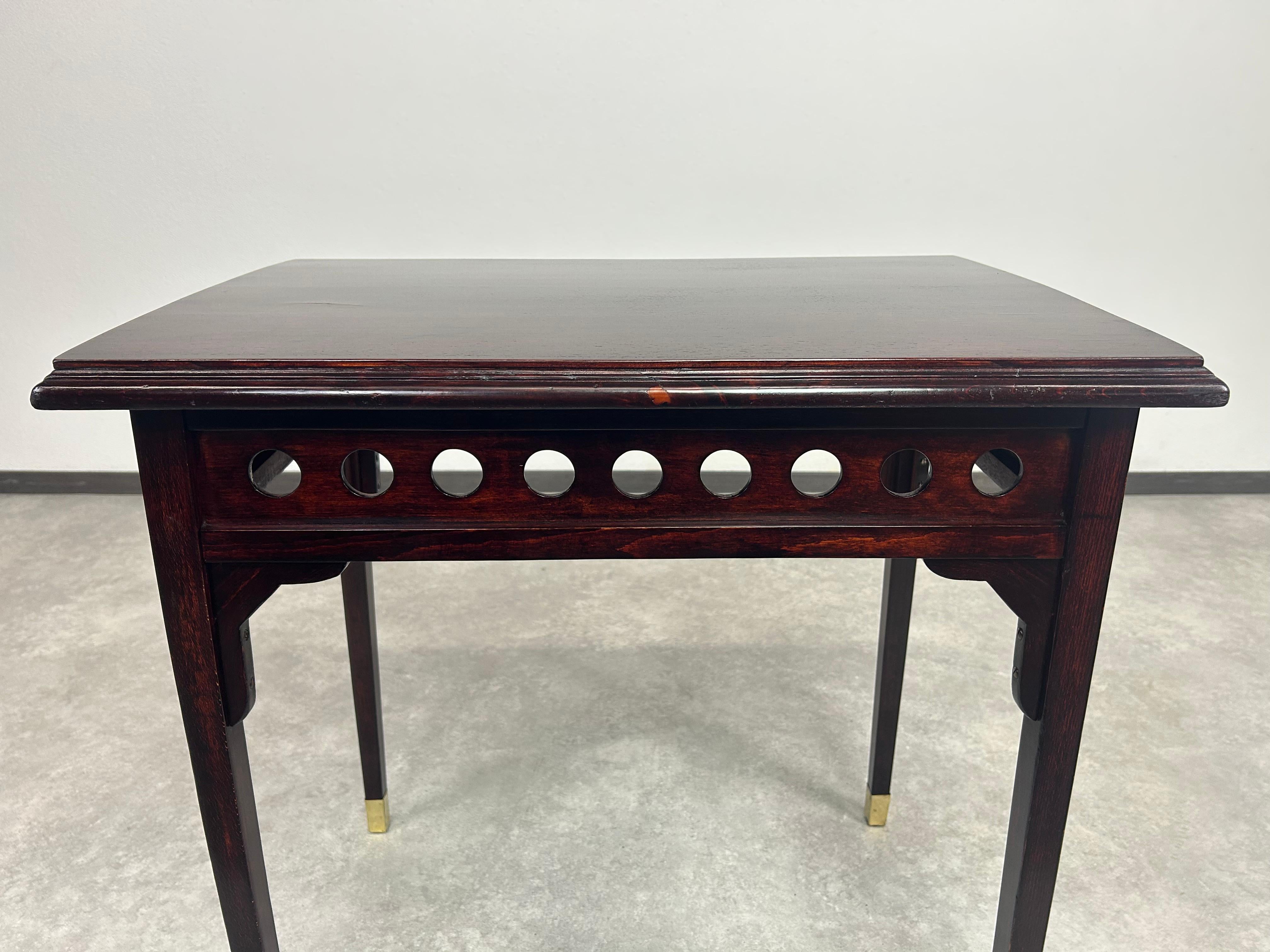 Table d'appoint de la Sécession viennoise de Josef Hoffmann pour J&J Kohn en vente 2