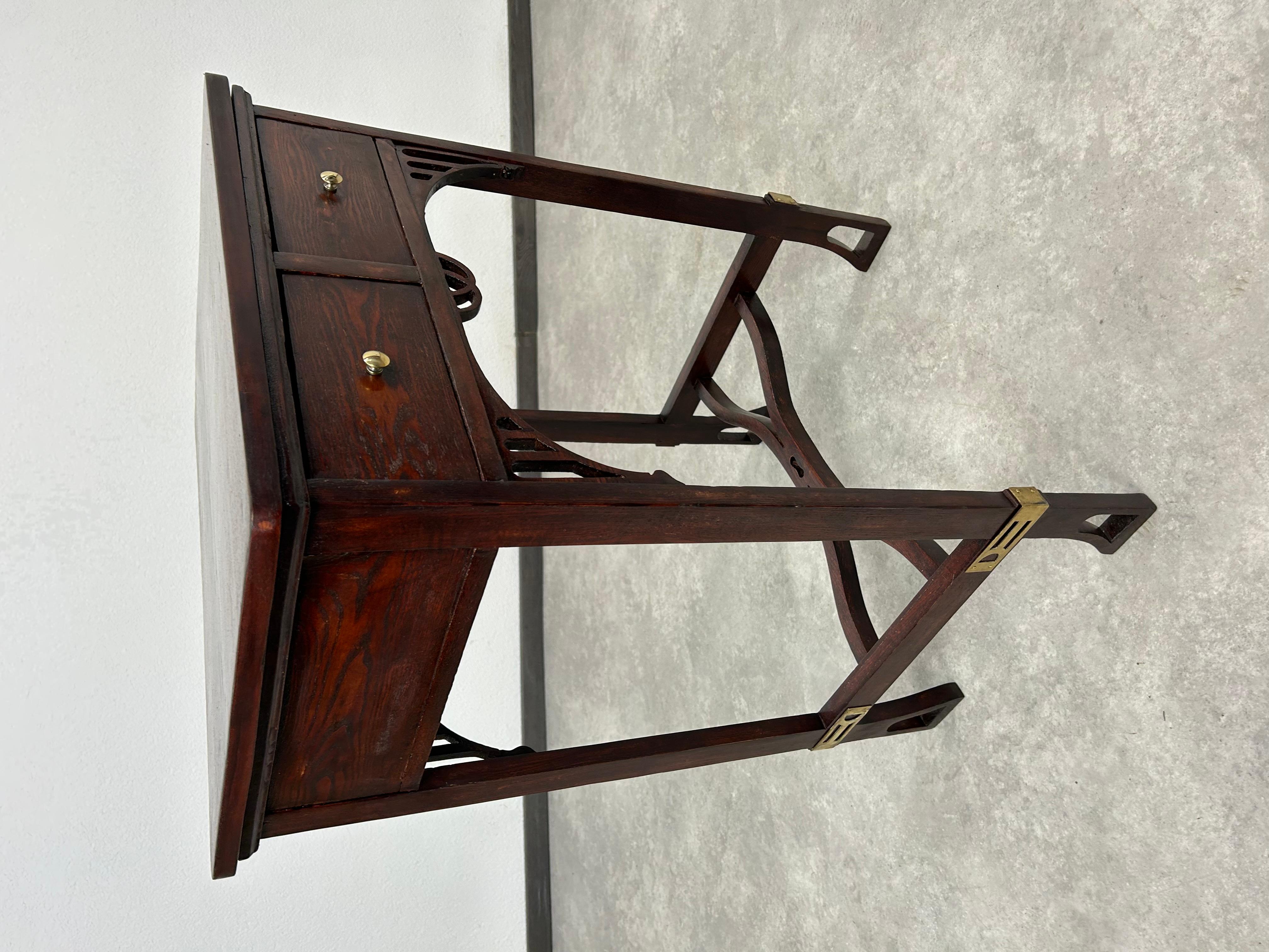 Vienna secession side table Excellent état - En vente à Banská Štiavnica, SK