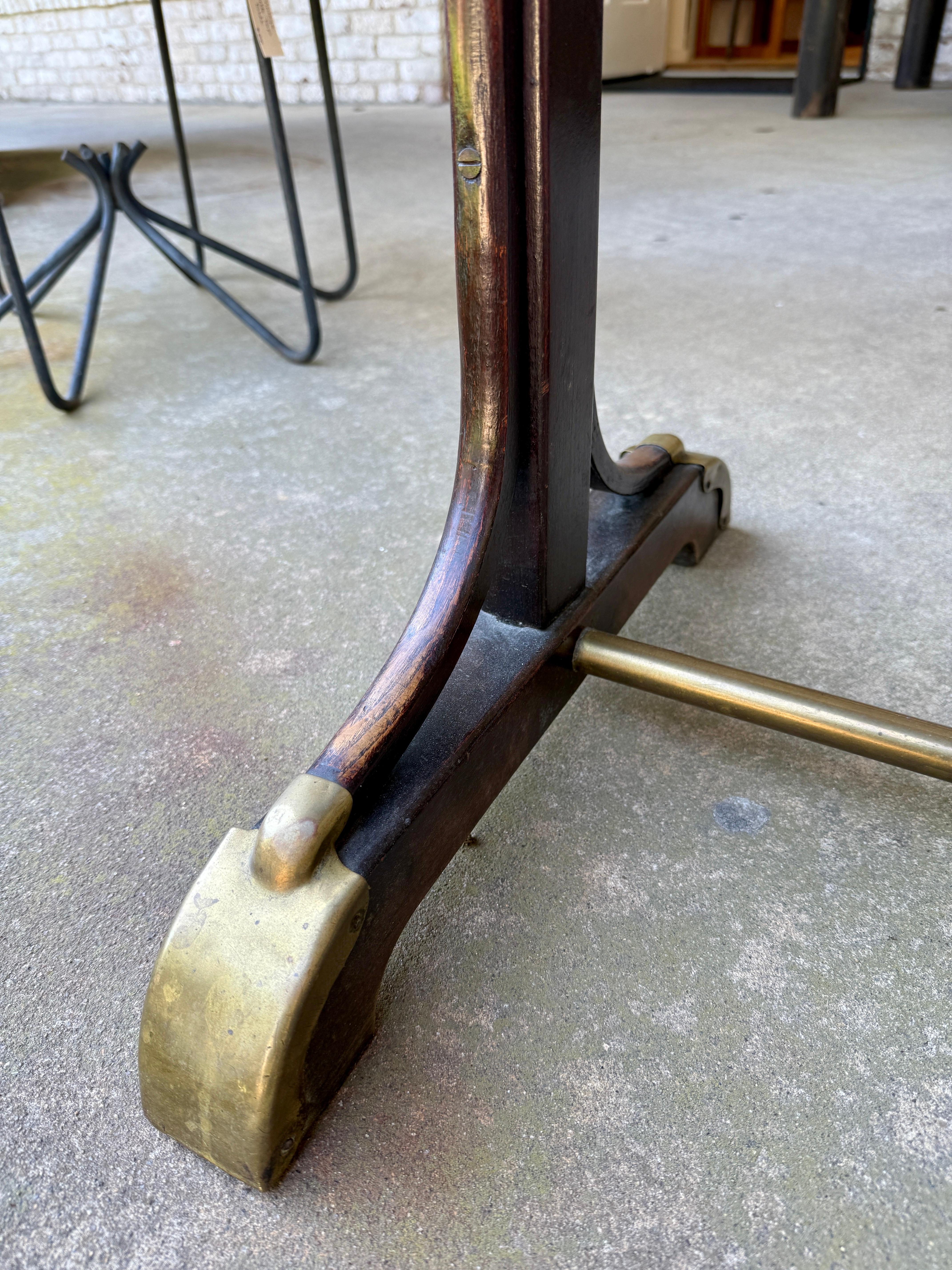 Scrivania/tavolino Thonet in stile Secessione Viennese In condizioni buone in vendita a North Miami, FL