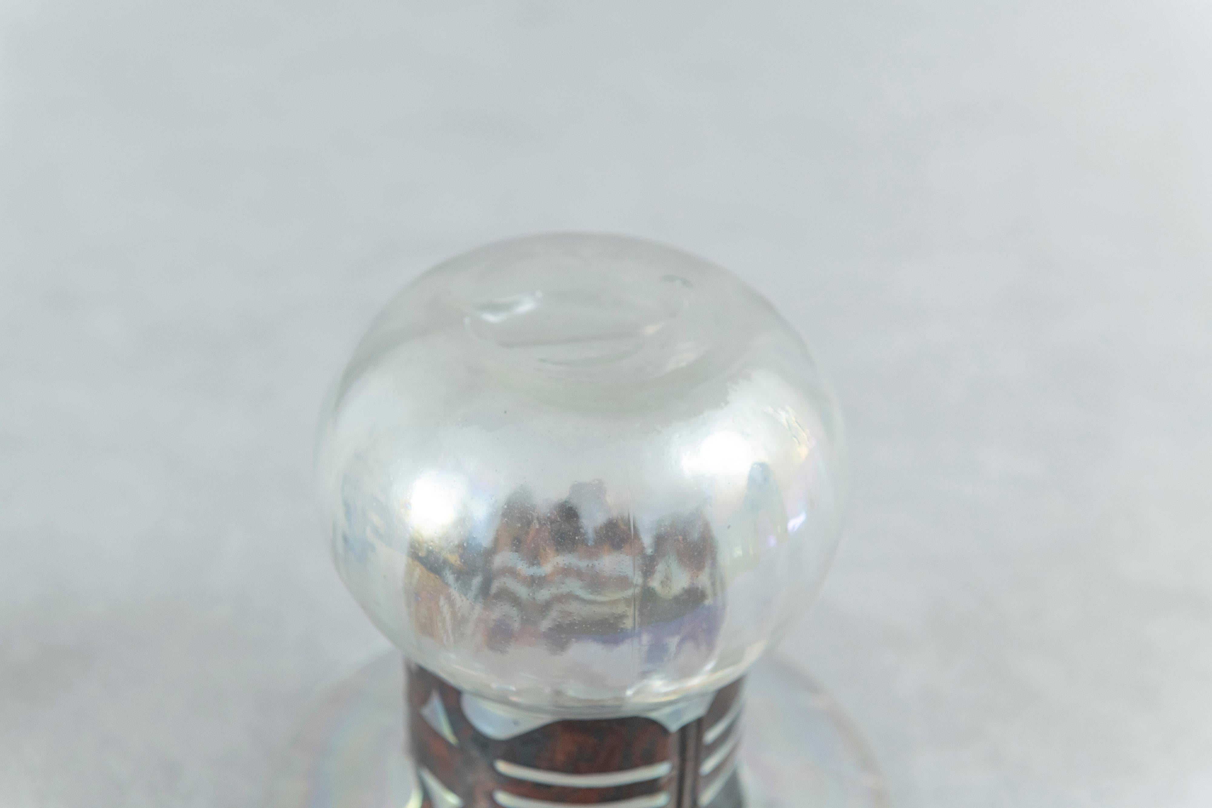 Vase en verre d'art sécessionniste viennois avec superposition de cuivre, vers 1910 Excellent état - En vente à Petaluma, CA