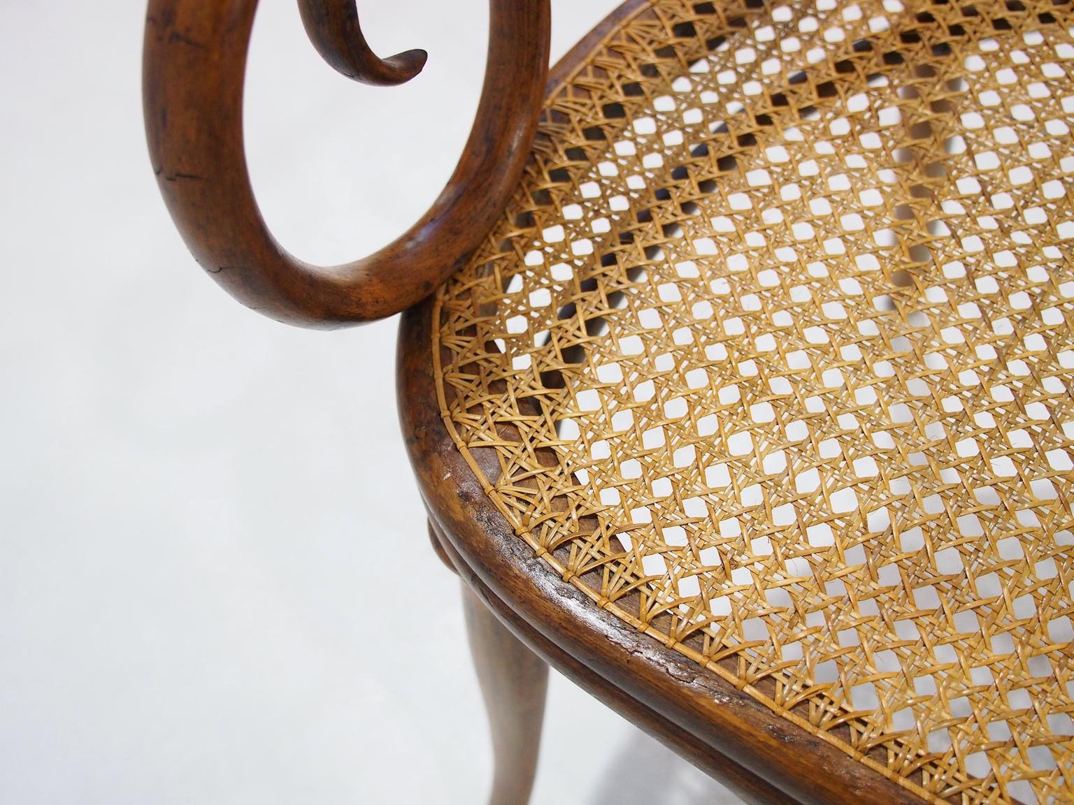 Vienna Secessionist Bentwood and Rattan Settee by Thonet Brothers For Sale 5